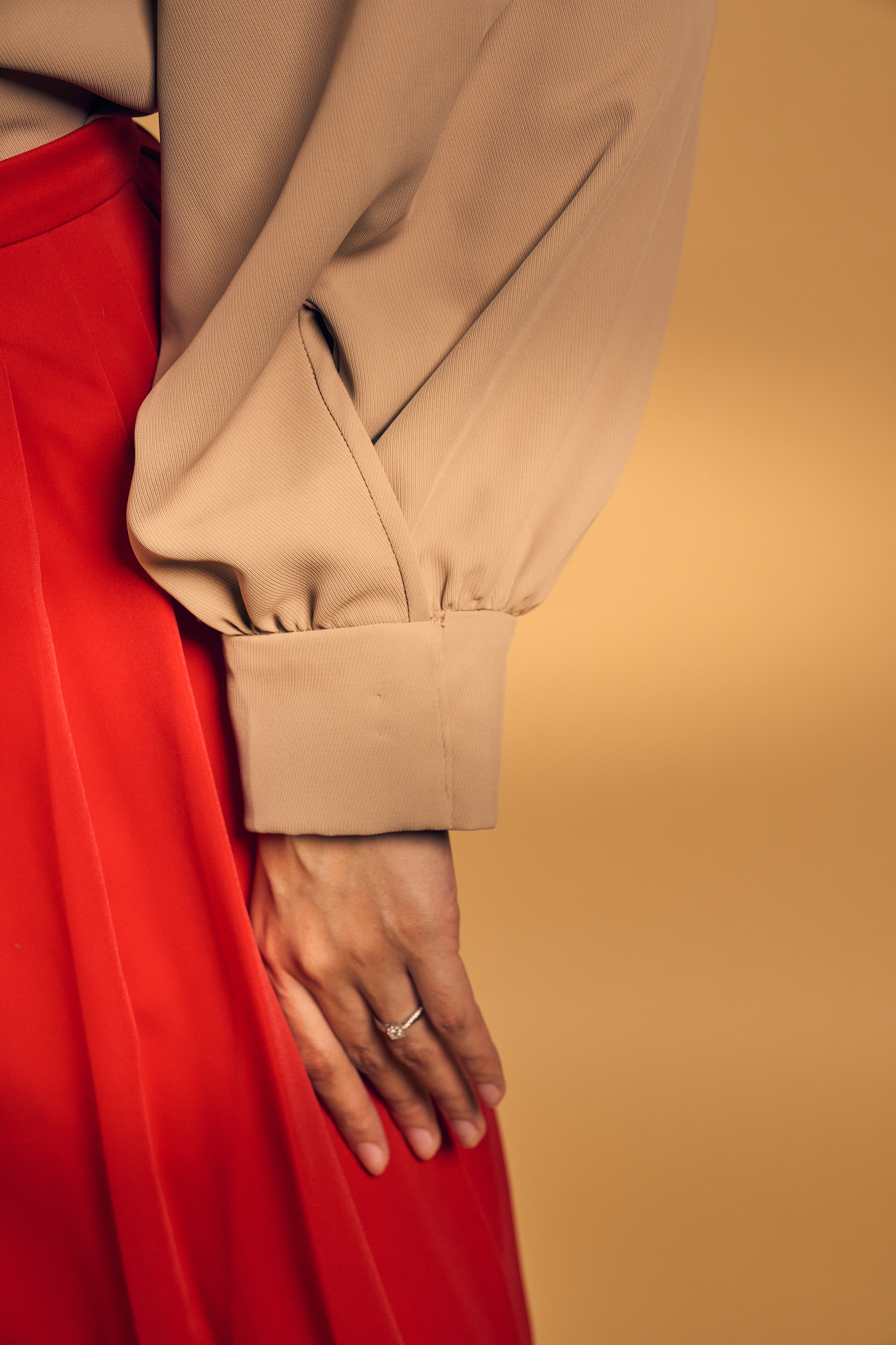 Silent Bloom A quiet harmony of modern femininity and cultural elegance. Soft silhouettes and blossoming forms express a beauty that grows with grace, not noise.  Shot in Bangkok for Elin, a Raffles International College student mini collection.