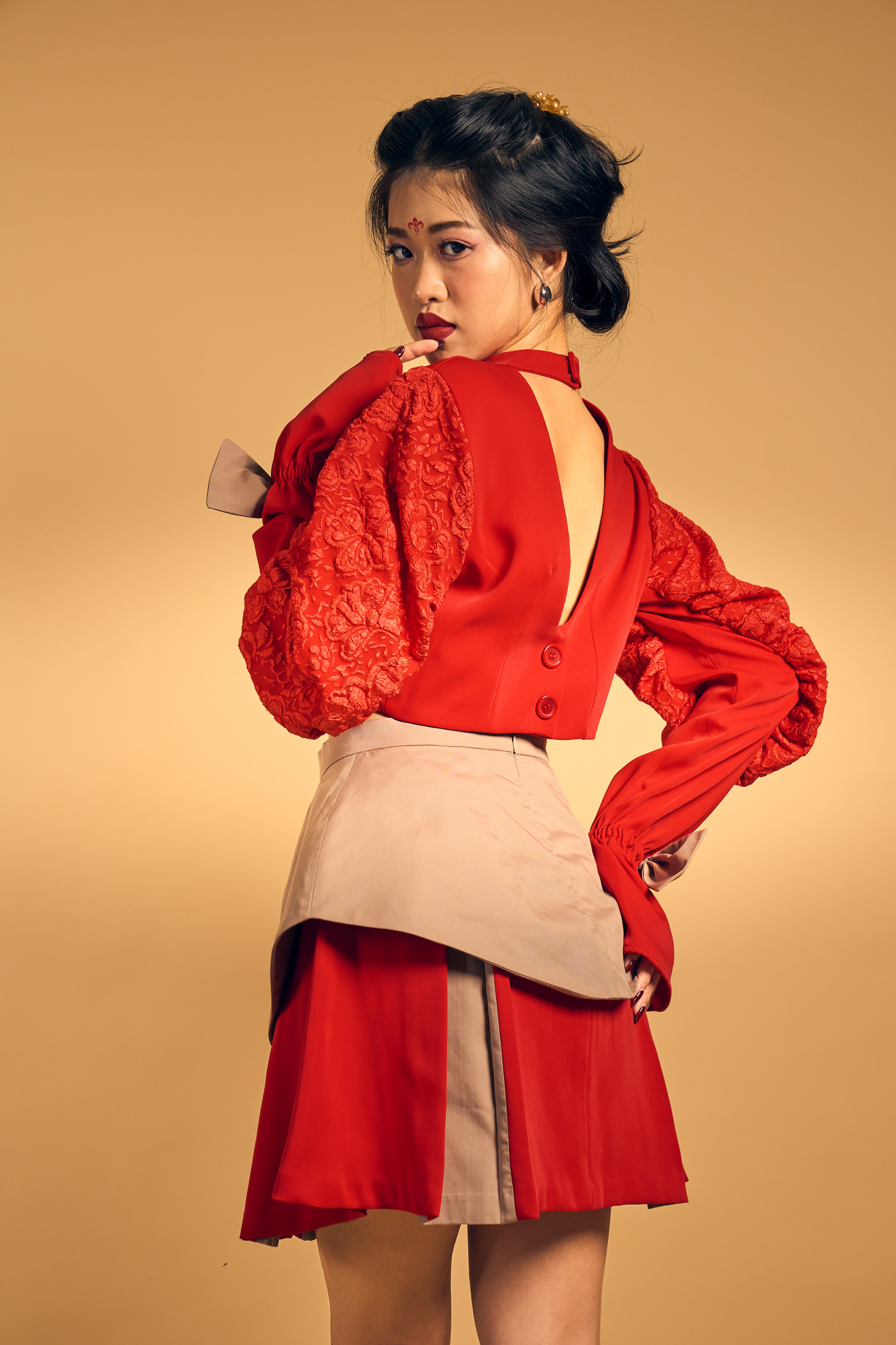 Silent Bloom A quiet harmony of modern femininity and cultural elegance. Soft silhouettes and blossoming forms express a beauty that grows with grace, not noise.  Shot in Bangkok for Elin, a Raffles International College student mini collection.