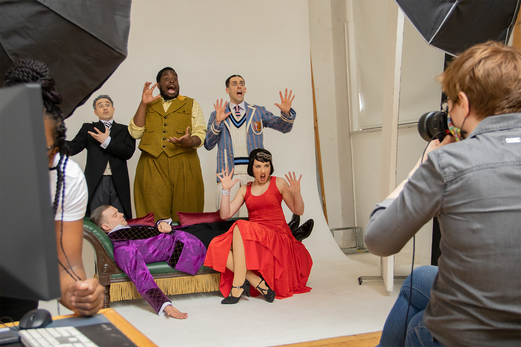 The Play That Goes Wrong (West End Cast 2022)