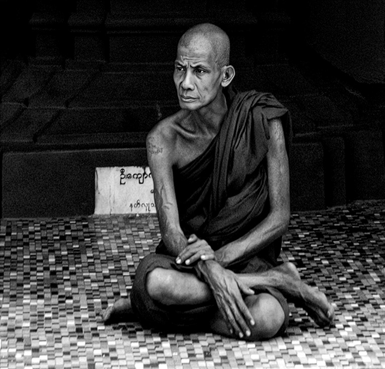 Buddhist monk - Yangon - Myamnar -  2015 TWP - Kike Bullón