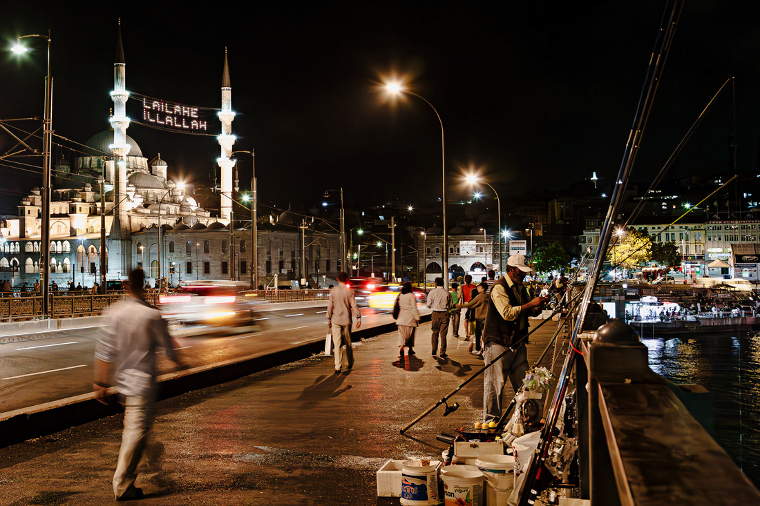 Galata Bridge - Istanbul - Turkey  - © 2011 Kike Bullón
