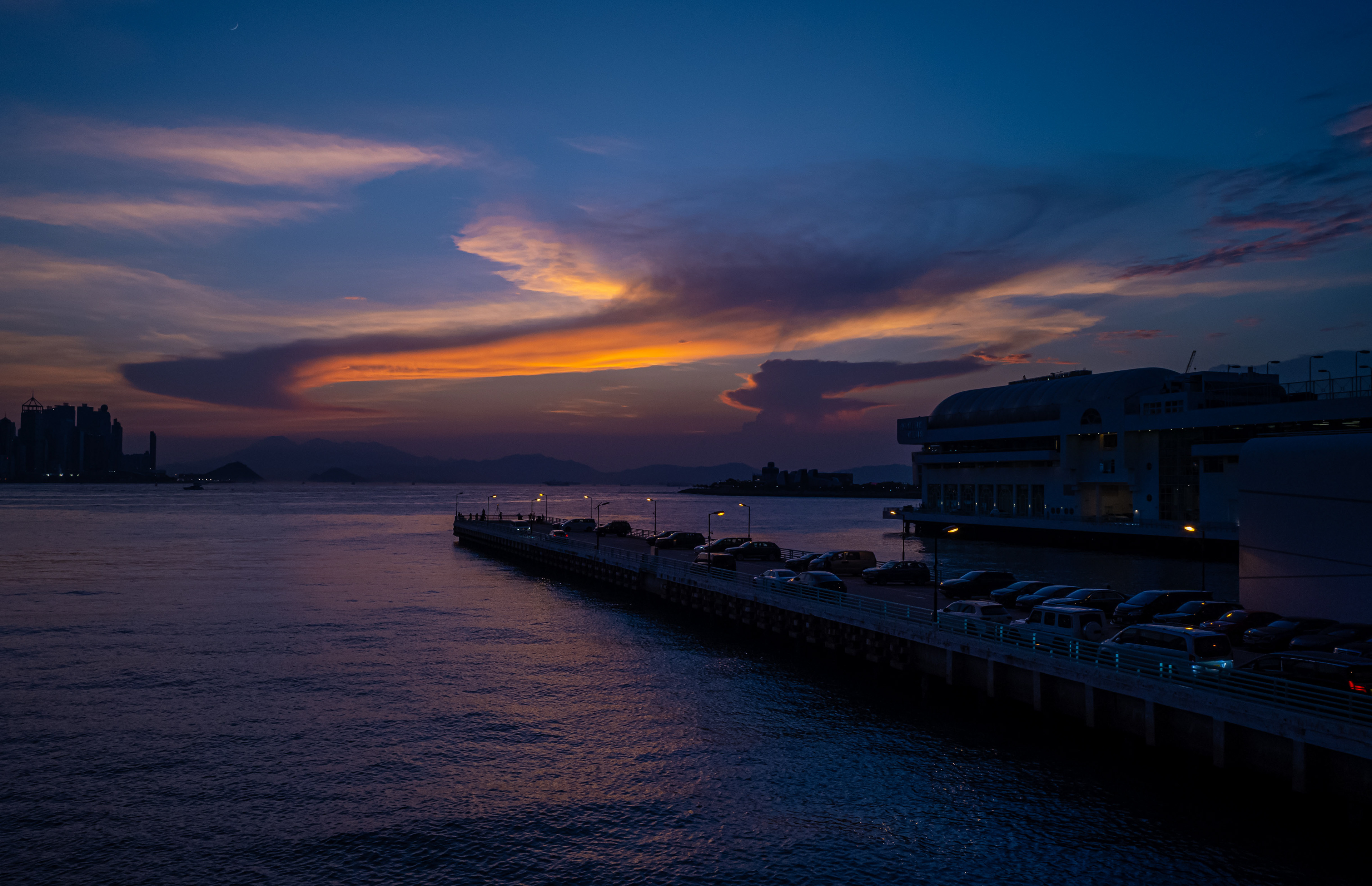 Sunset [Panasonic LUMIX DC-S5, LEICA Elmarit-M 24mm f/2.8 ASPH]