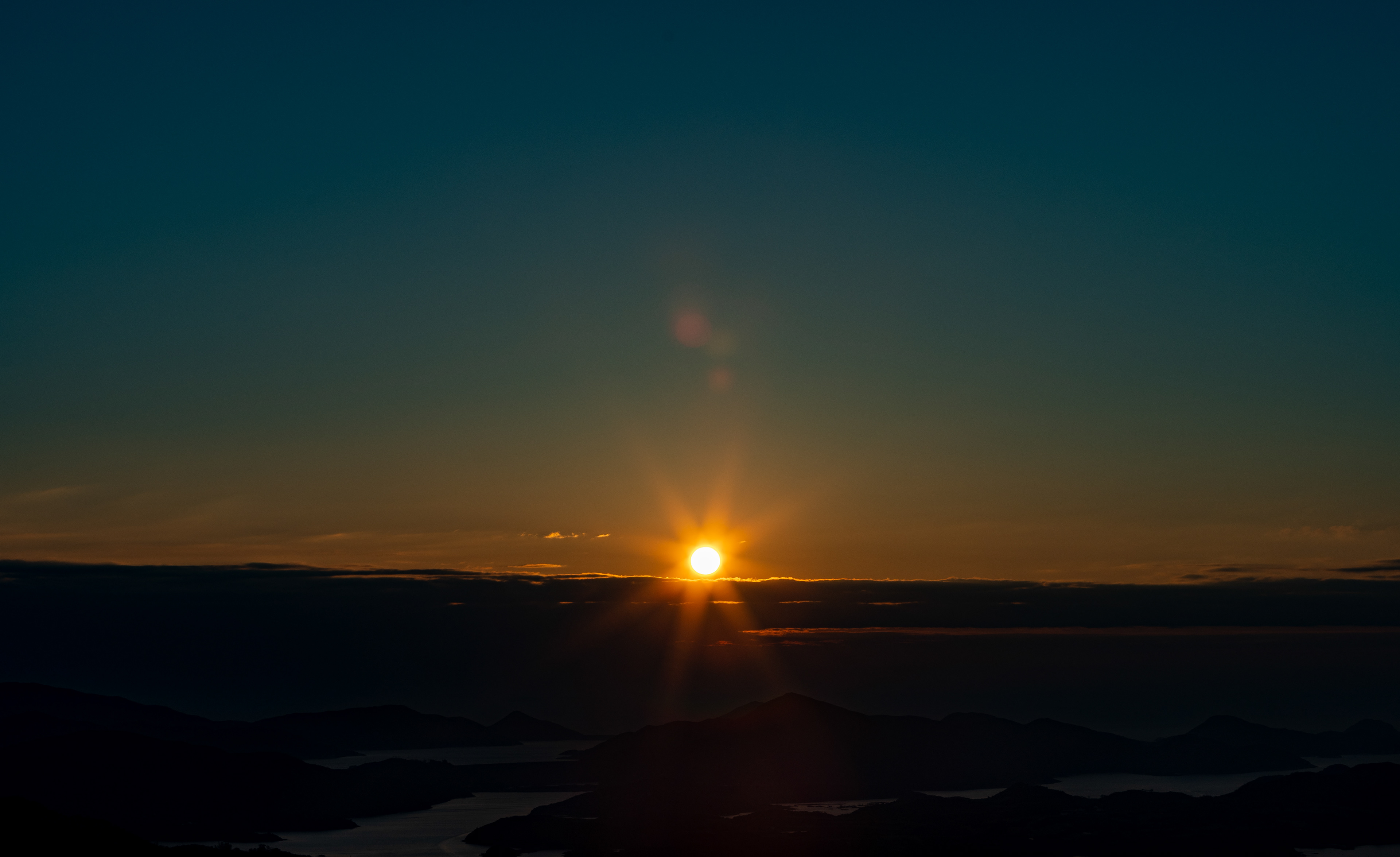 Sunrise at Ngong Ping Viewing Point [Panasonic Lumix DC-S5, Canon EF70-200mm f/2.8L IS II USM, Sigma MC-21]