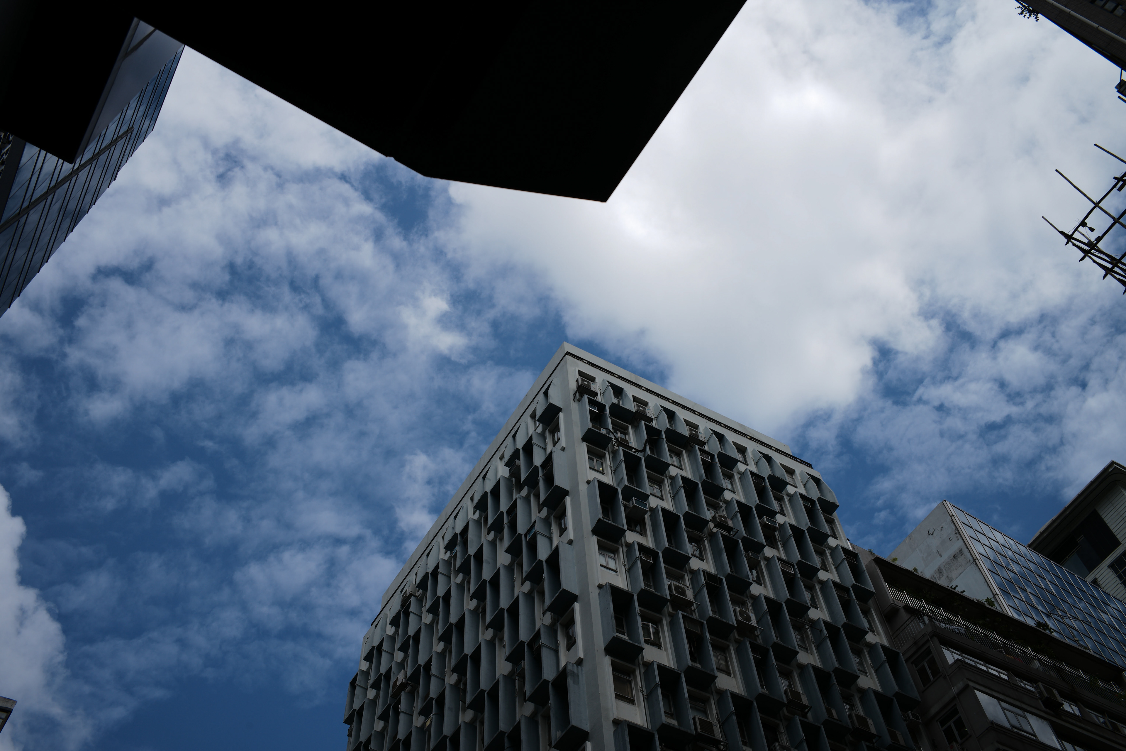 Like the direct jpeg output from Leica camera [LEICA M10, LEICA Summicron-M 35mm f/2 ASPH]