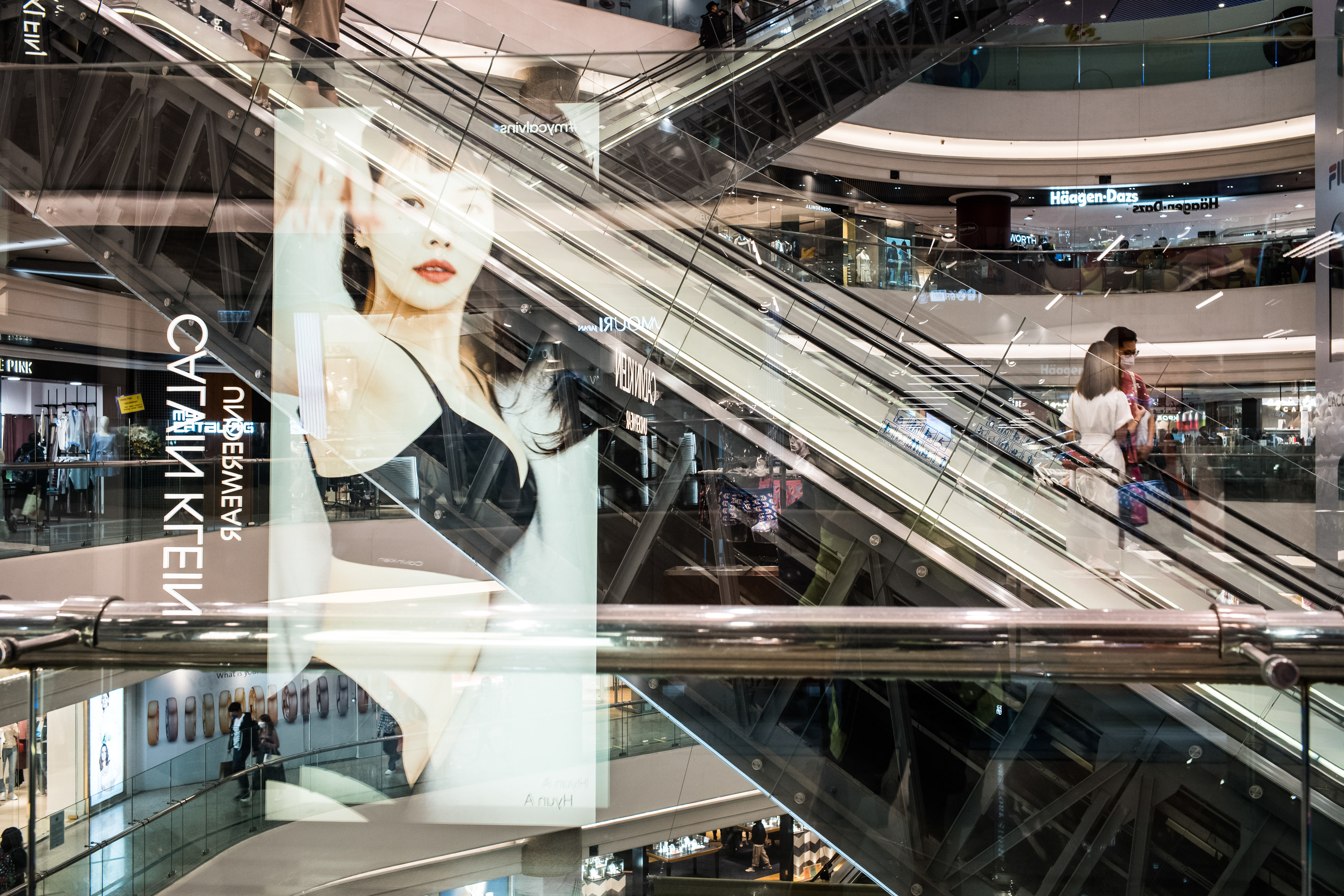 I was taking a snapshot while wife was shopping around. [LEICA M10, LEICA Summicron-M 35mm f/2 ASPH]