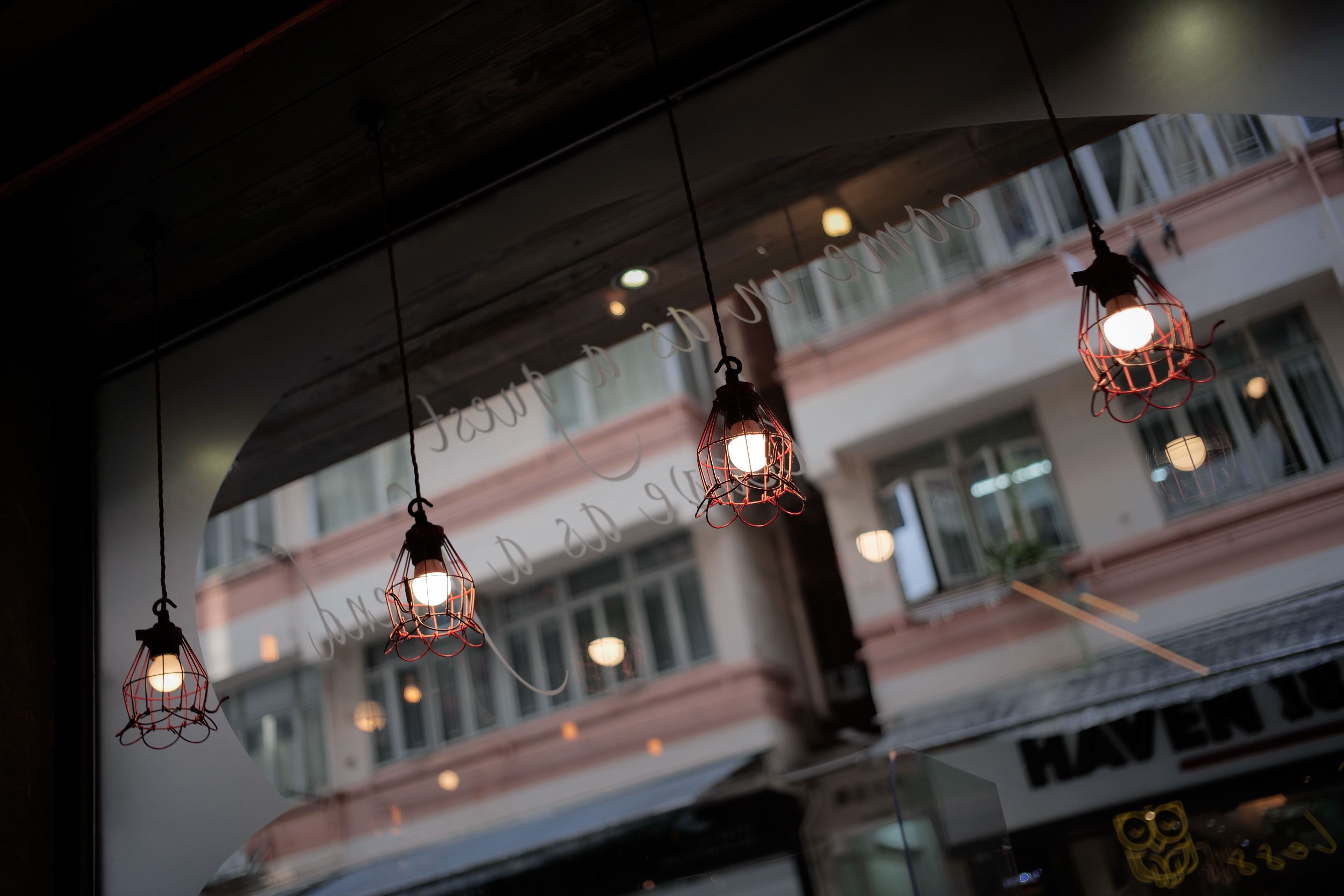 It is my duty to spend in those little shops every day. [Panasonic LUMIX DC-S5, LEICA Summicron-M 35mm f/2 ASPH]