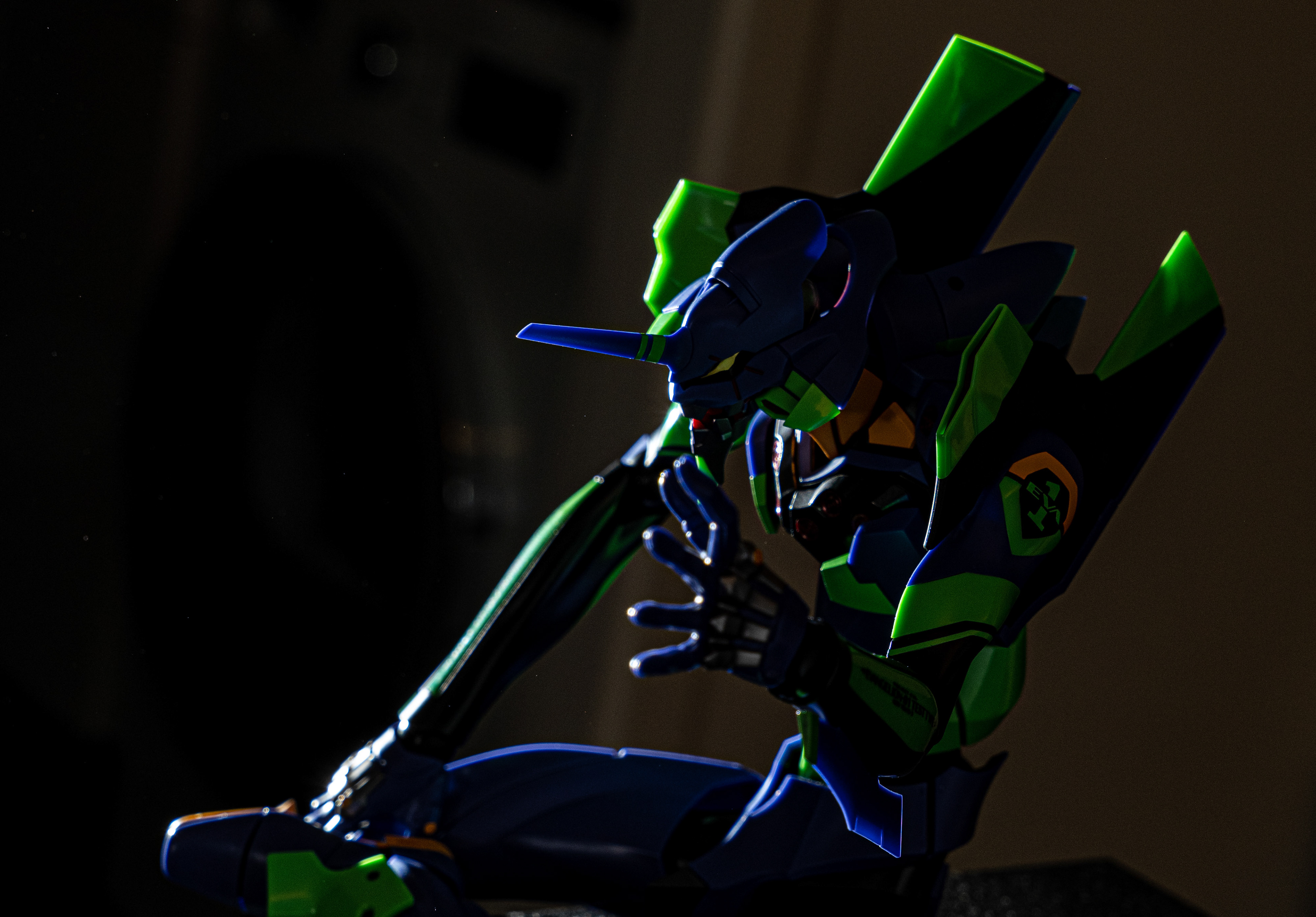 A simple two lights setup to photograph my new toy - "Evangelion Unit-01 初號機". Panasonic Lumix DC-S5, Sigma 24-70mm F2.8 DG DN  | Art 019