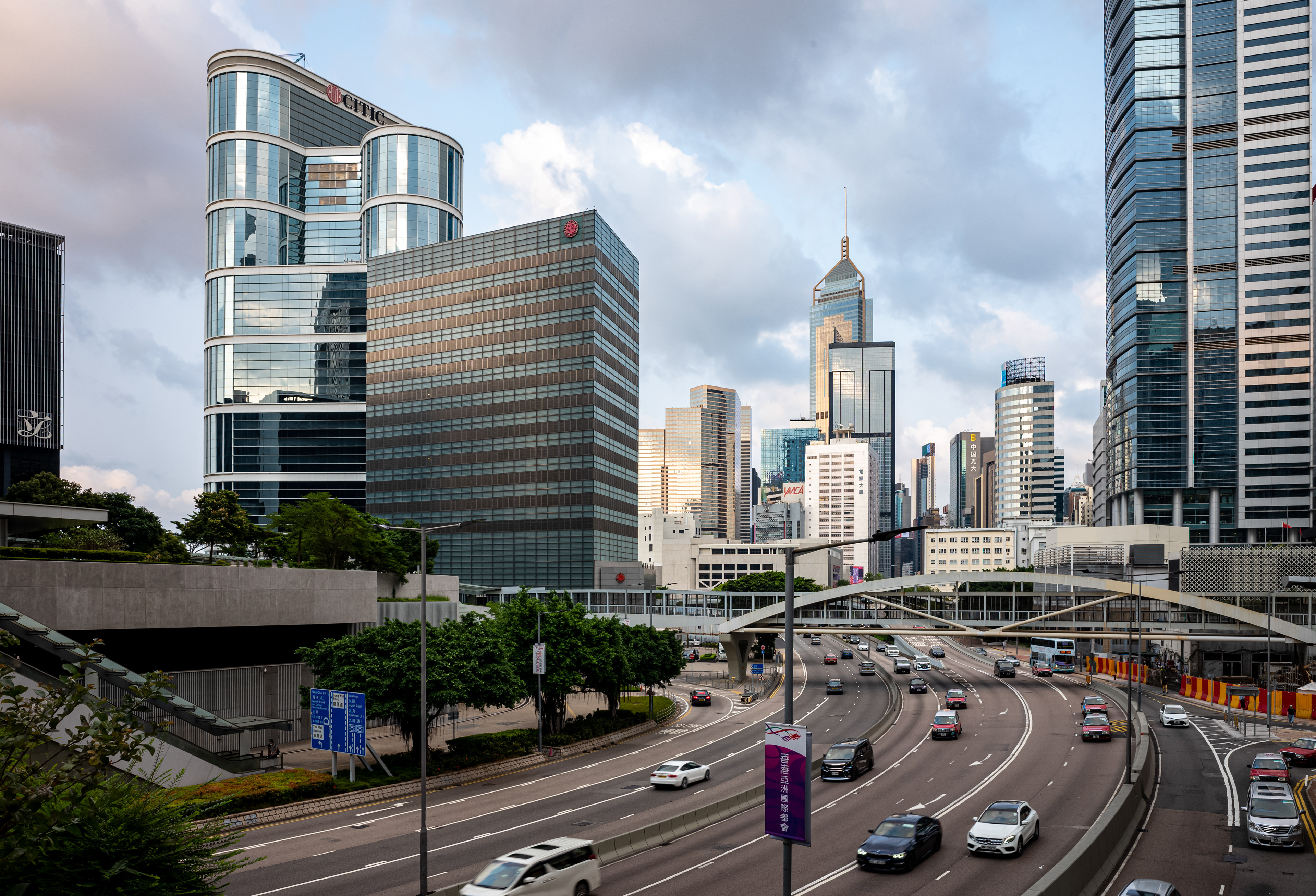 A view from Admiralty. [LEICA M10, LEICA Elmarit-M 24mm f/2.8 ASPH]