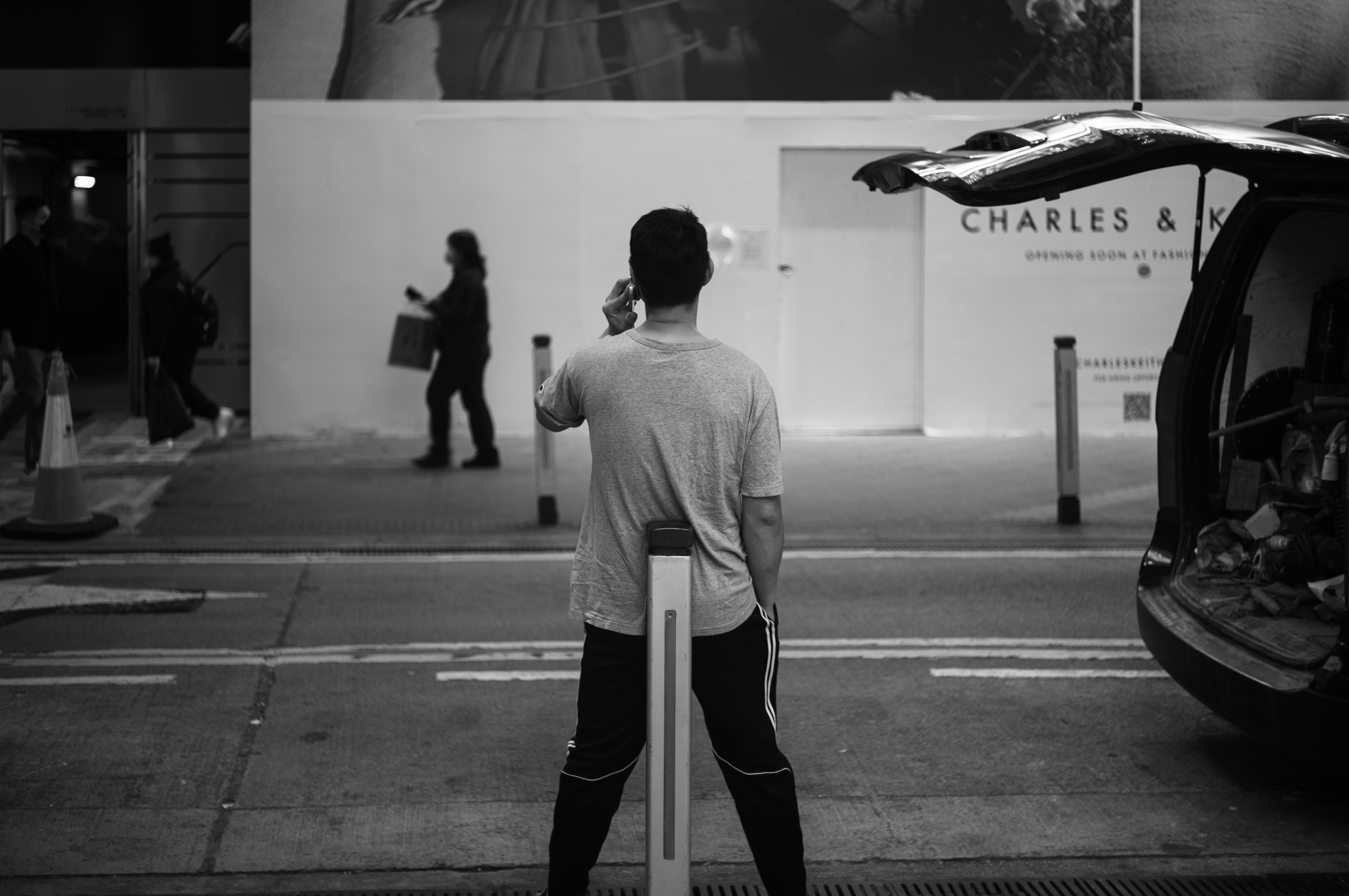 December 2022, start with some street snapshots at night [LEICA M11, LEICA SUMMICRON 50mm f/2 Rigid]