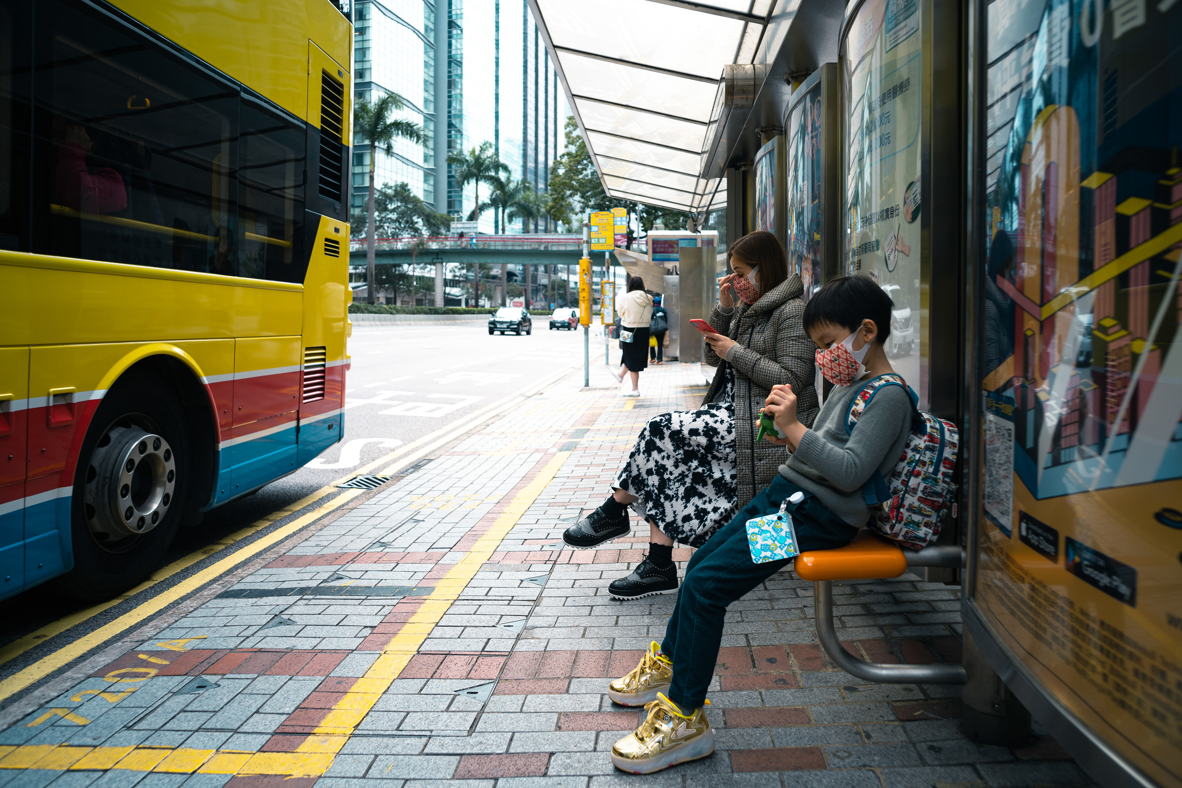 Street Snapshot [Panasonic LUMIX DC-S5, LEICA Elmarit-M 24mm f/2.8 ASPH]