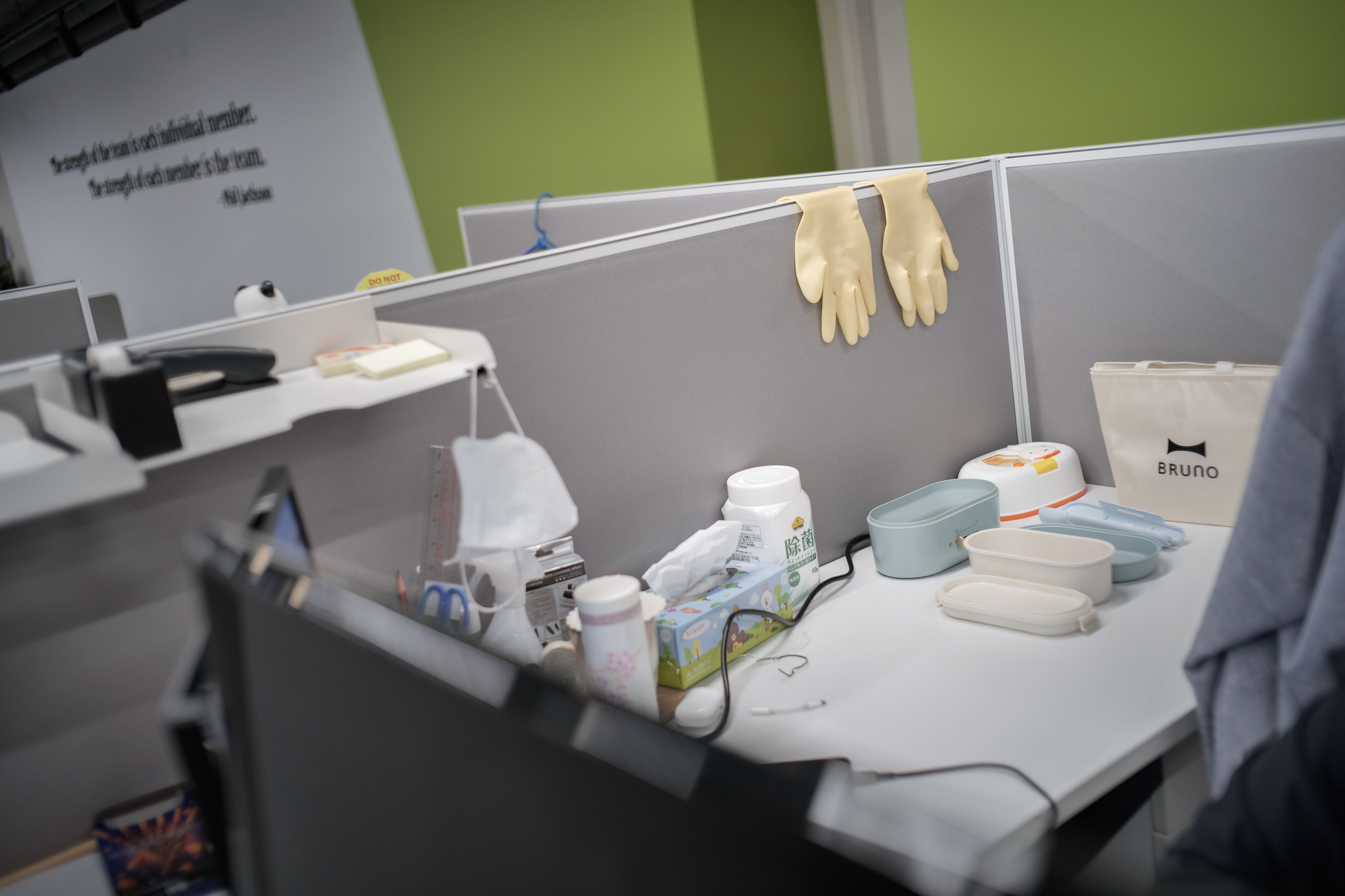 Colleague's new life... [Panasonic LUMIX DC-S5, LEICA Summicron-M 35mm f/2 ASPH]