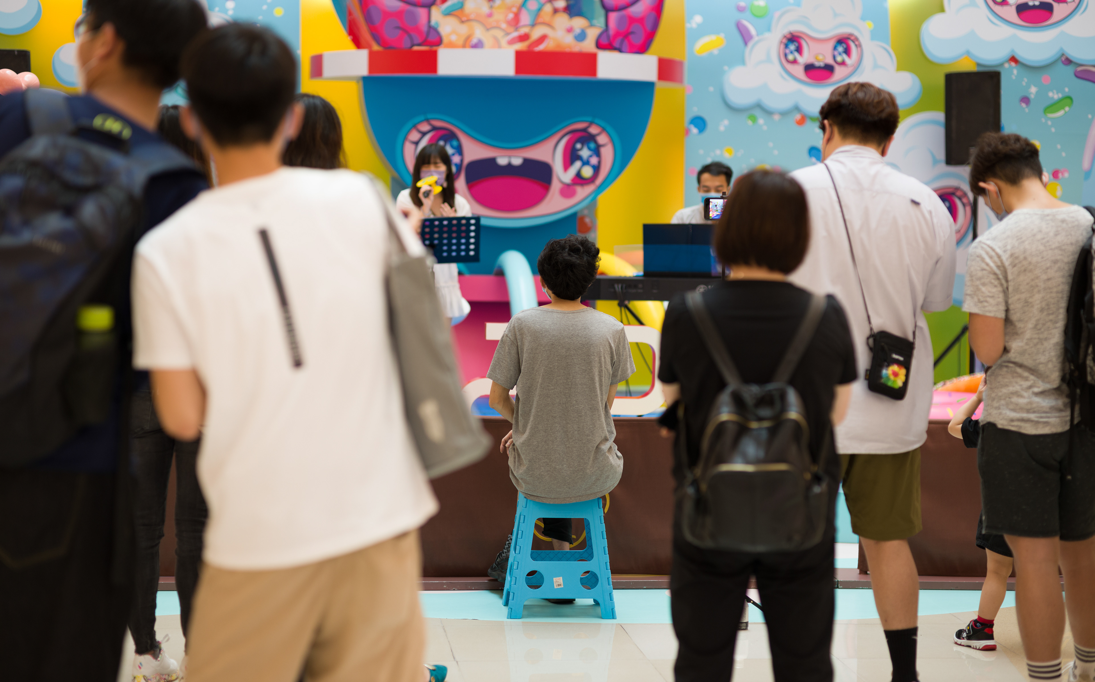 Bring your own foldable chair [LEICA M11, Voigtlander Nokton 75mm f/1.5 Aspherical]