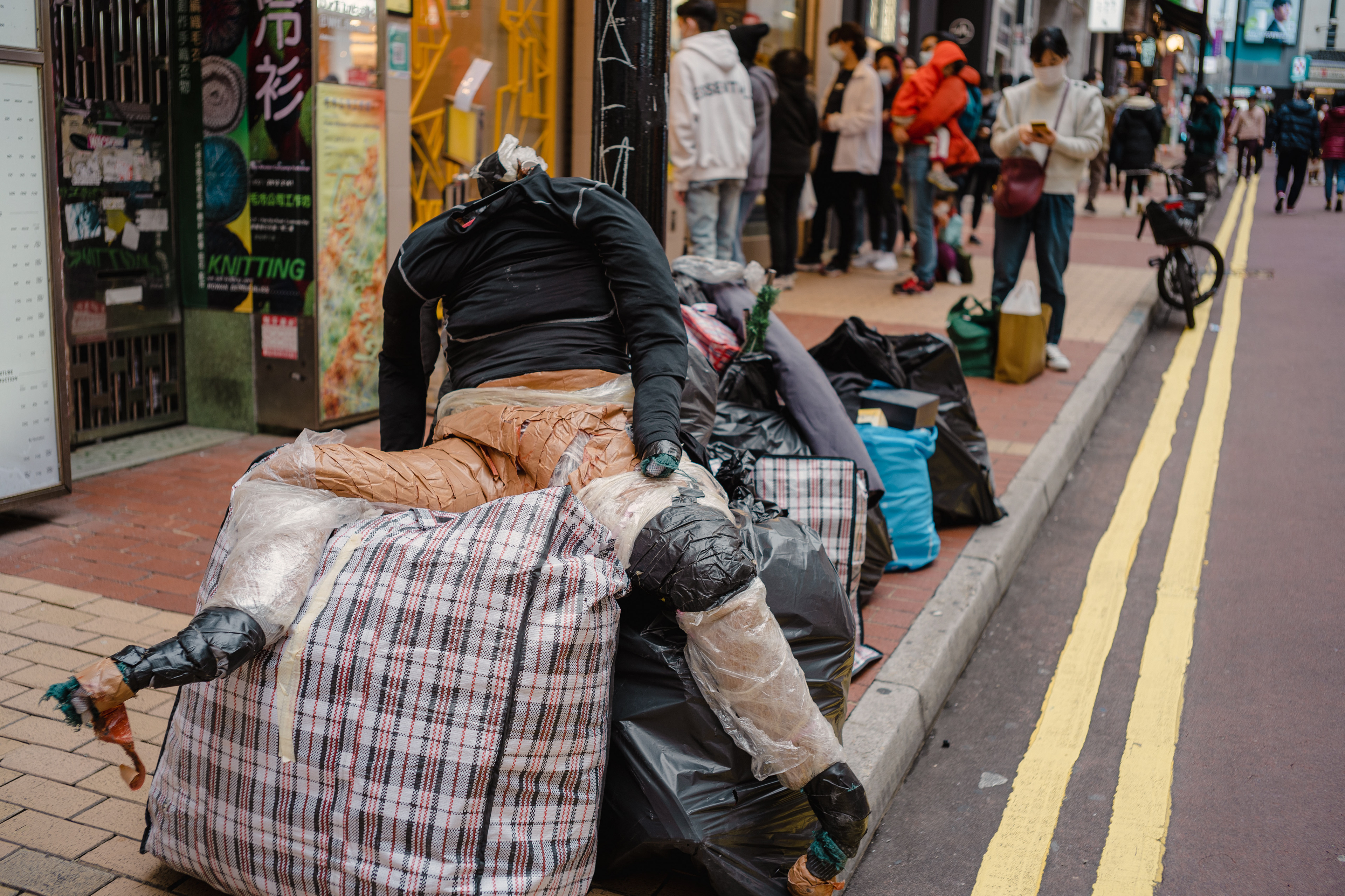 Hi pal, how are you? Drank too much? Want me to call an ambulance for you? [Panasonic LUMIX DC-S5, LEICA Summicron-M 35mm f/2 ASPH]