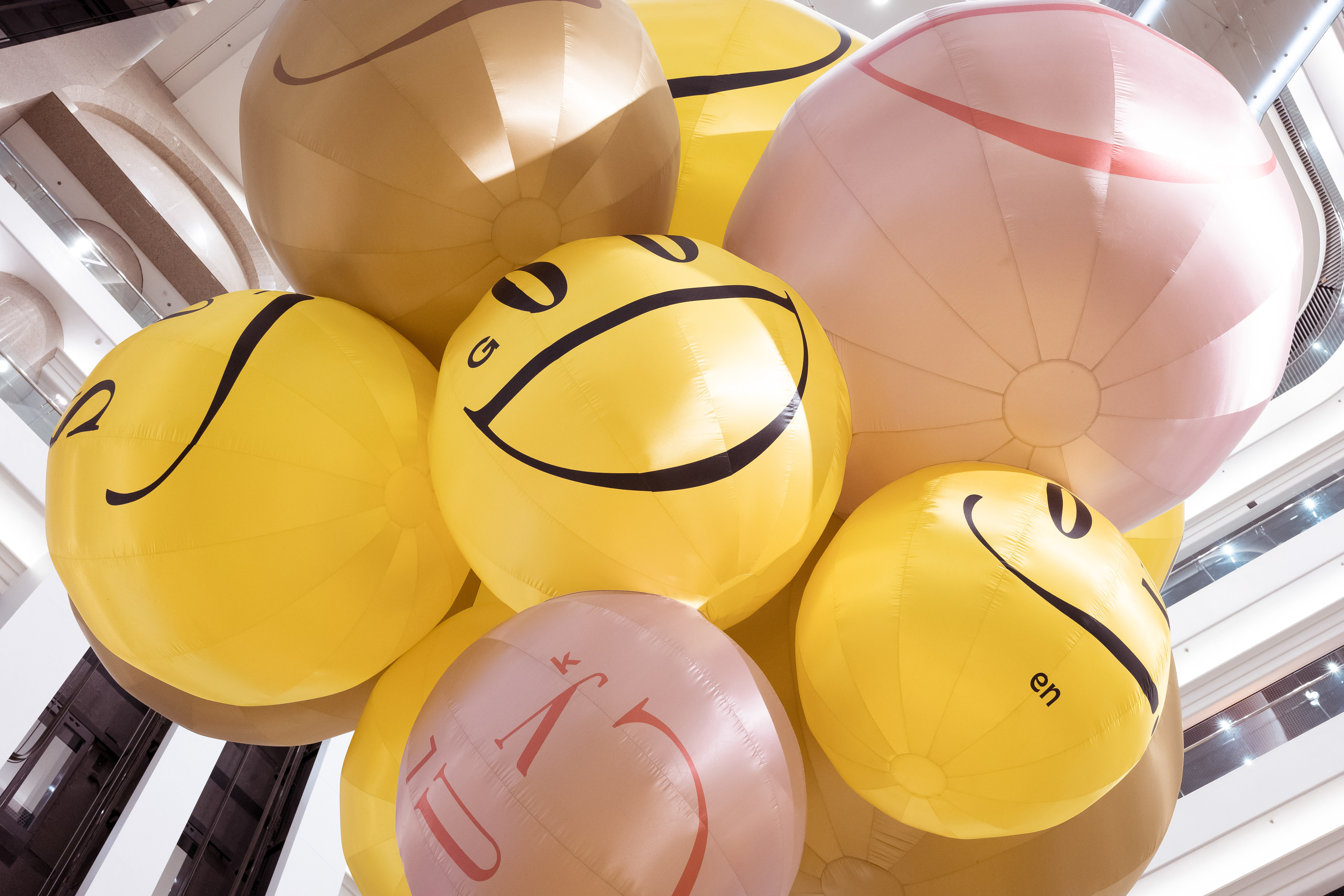 At Time Square [Panasonic LUMIX DC-S5, Sigma 35mm F/2 DG DN | Contemporary 020]