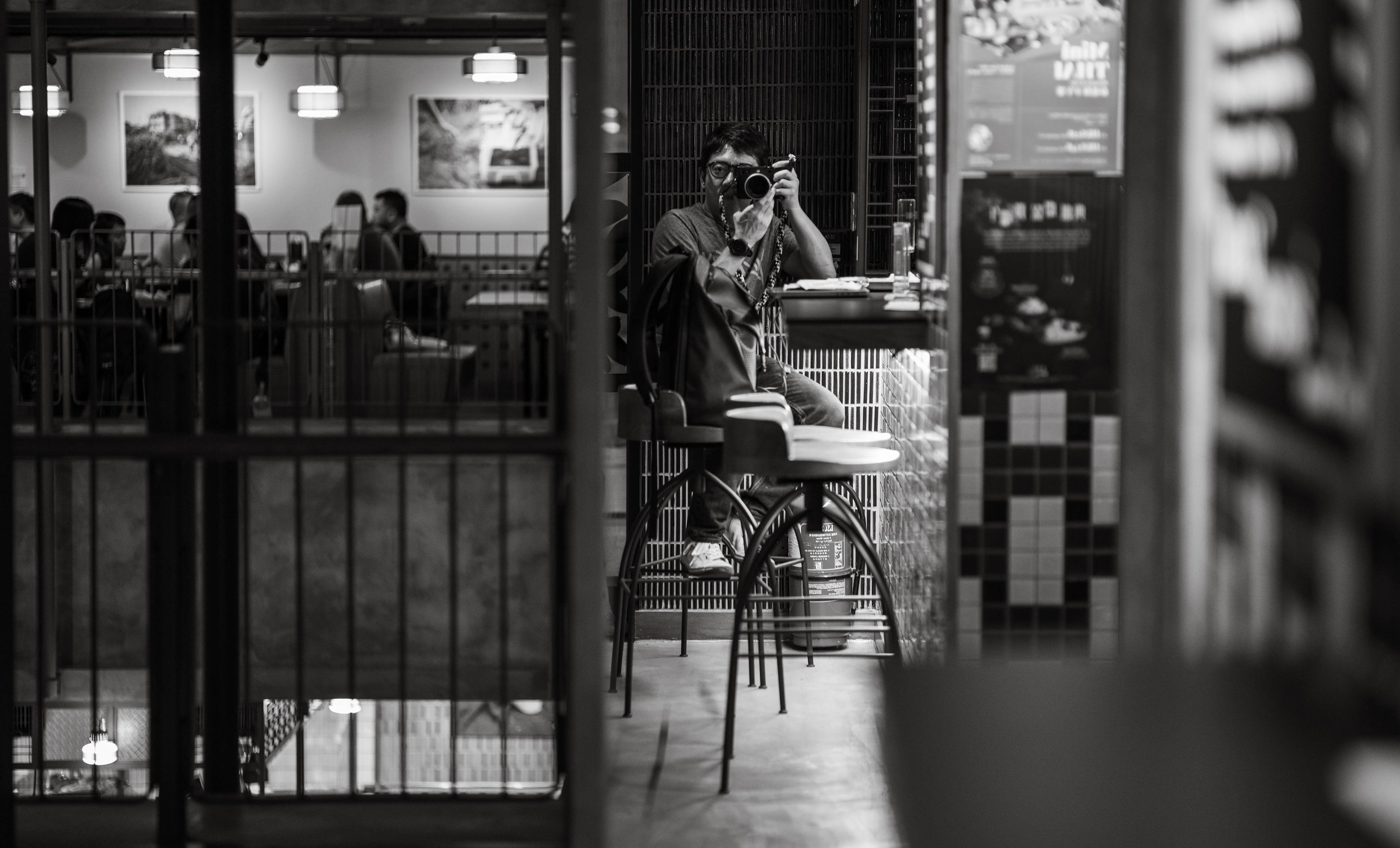 A night at Flower Years [LEICA M11, Voigtlander Nokton 75mm f/1.5 Aspherical]