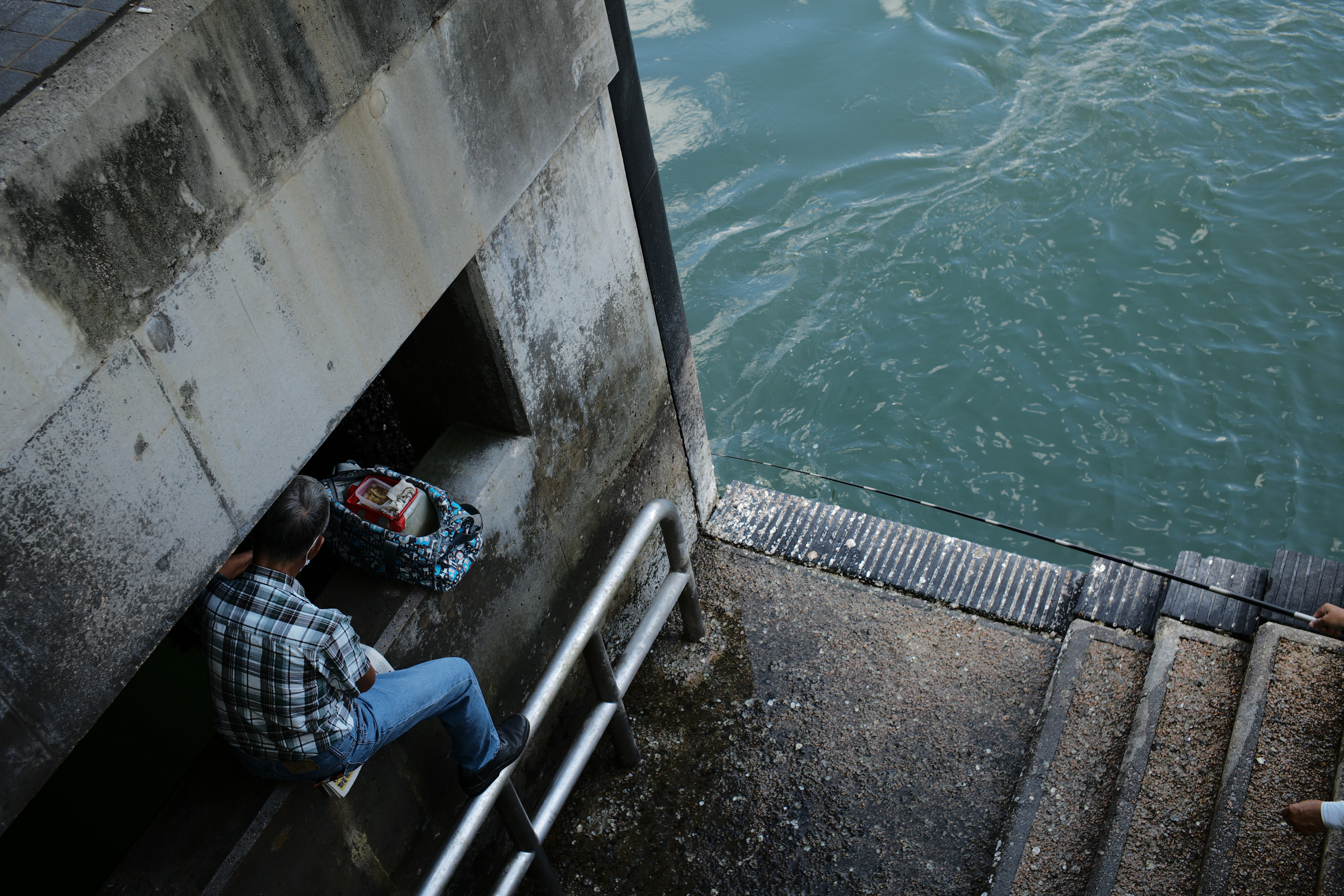 Pier fishing [LEICA M10, LEICA Summicron-M 35mm f/2 ASPH]