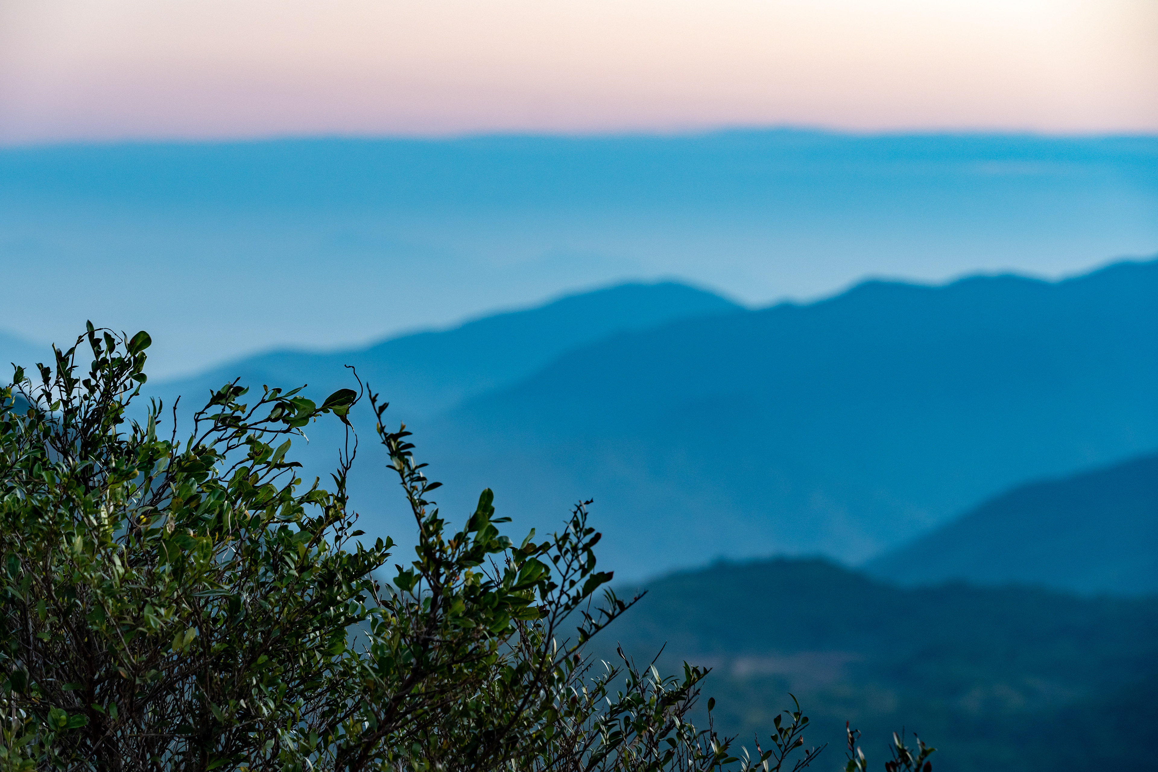 Sunrise at Ngong Ping Viewing Point [Panasonic Lumix DC-S5, Canon EF70-200mm f/2.8L IS II USM, Sigma MC-21]