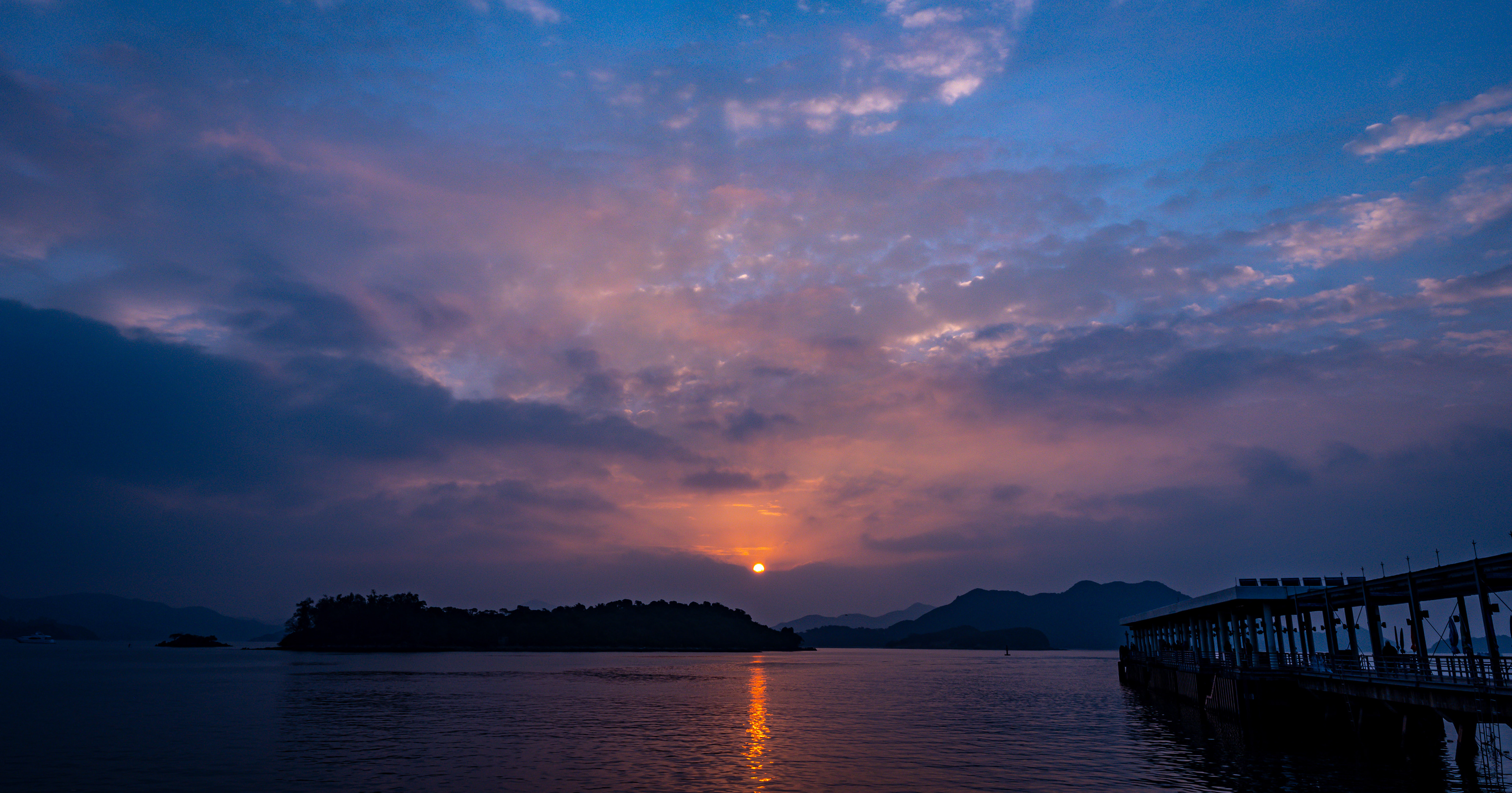 Sunrise on 1 Jan 2022 [Panasonic LUMIX DC-S5, Sigma 24-70mm F2.8 DG DN | Art 019]