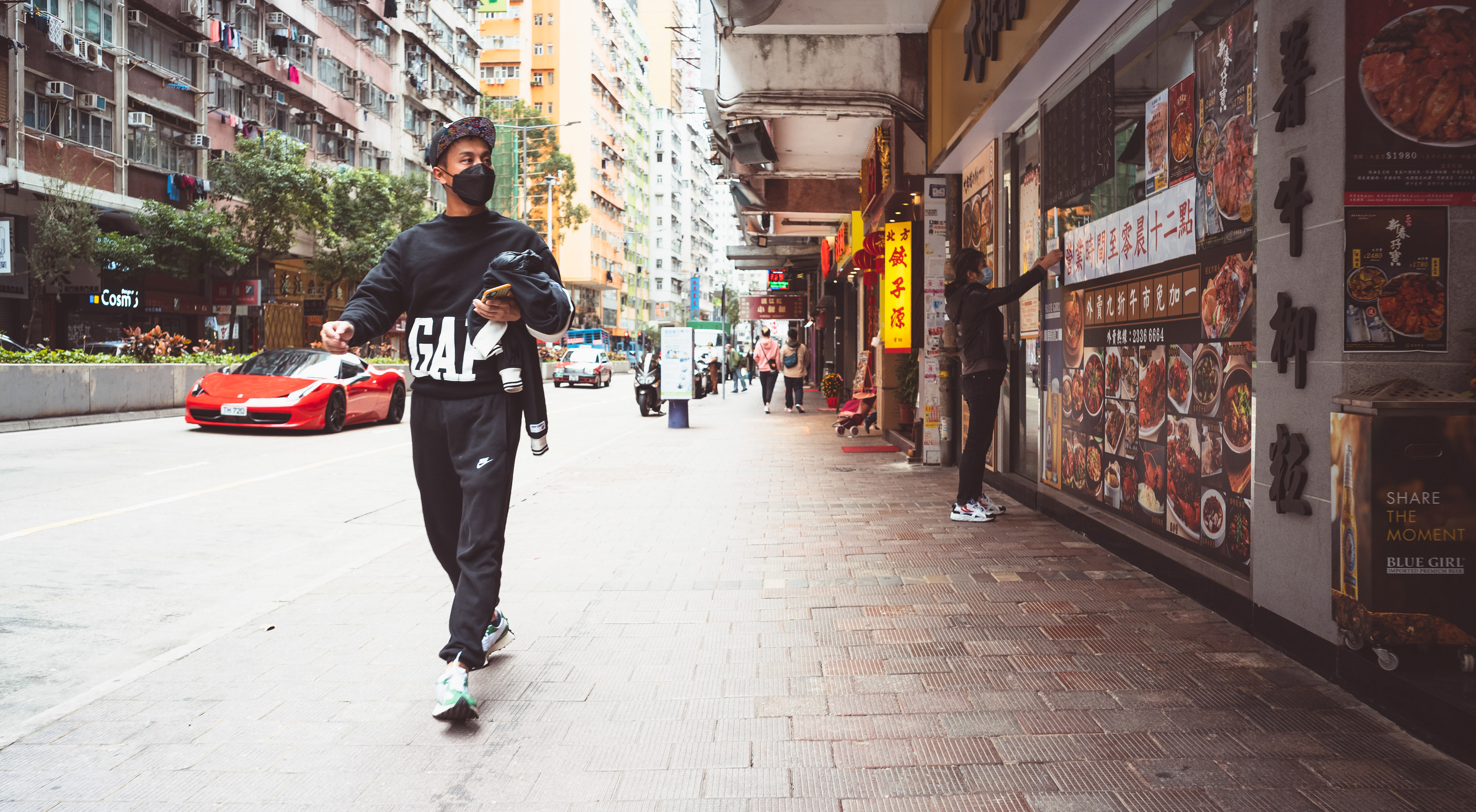 Street Snapshot [Panasonic LUMIX DC-S5, LEICA Elmarit-M 24mm f/2.8 ASPH]