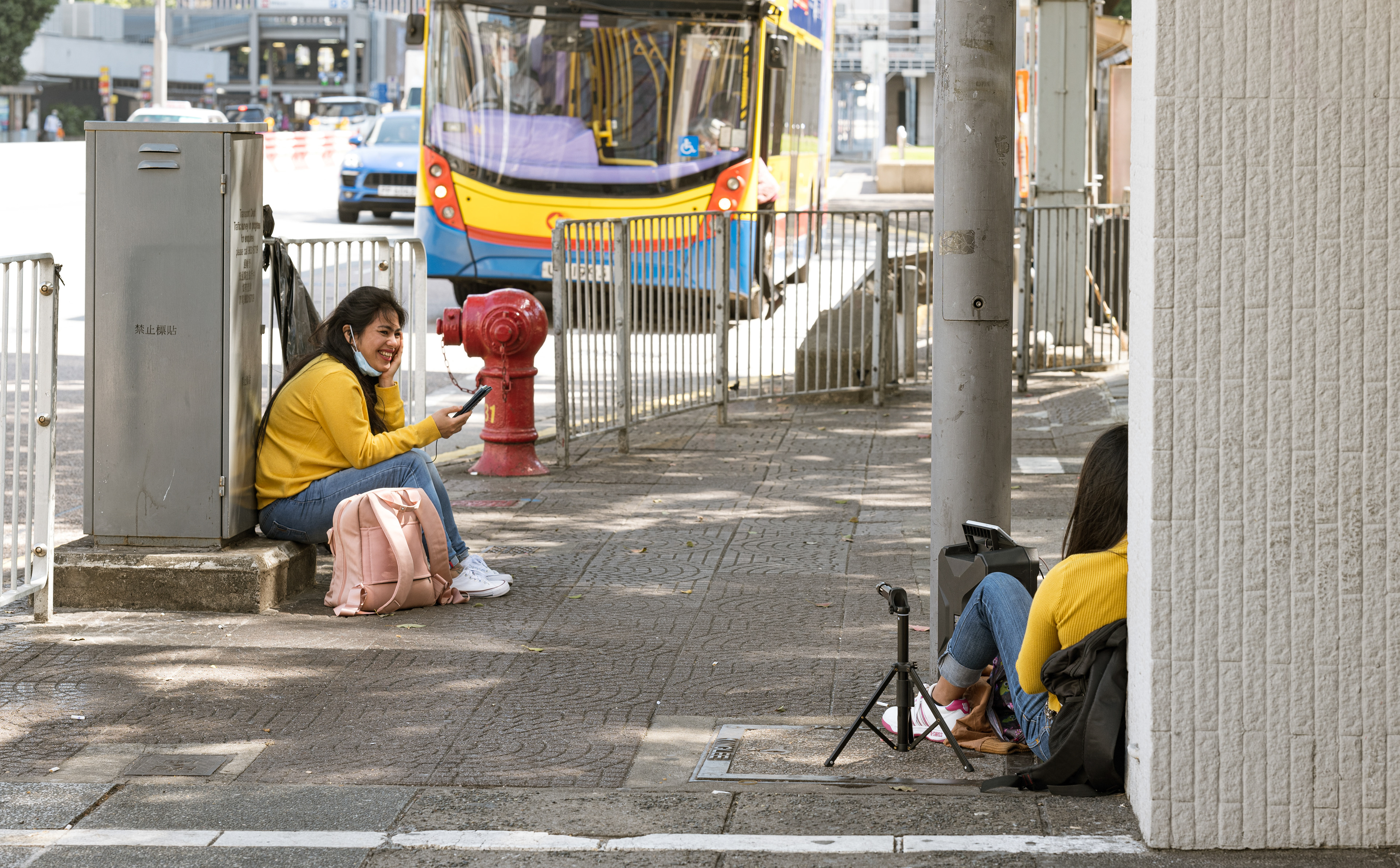 Yellow Objects [Panasonic LUMIX DC-S5, Sigma 85mm F1.4 DG DN | Art 020]