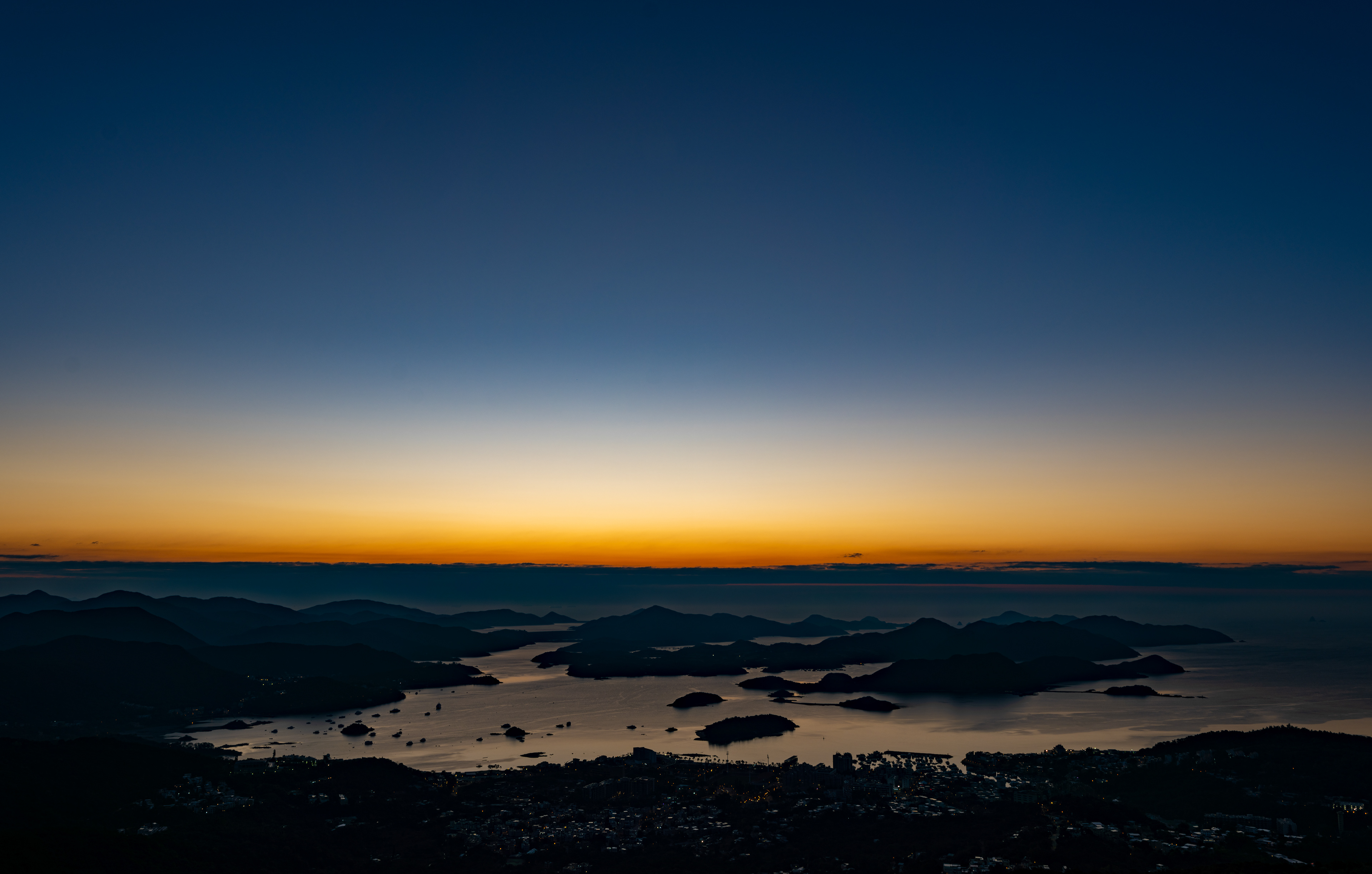 Sunrise at Ngong Ping Viewing Point [Panasonic LUMIX DC-S5, Sigma 24-70mm F2.8 DG DN | Art 019]