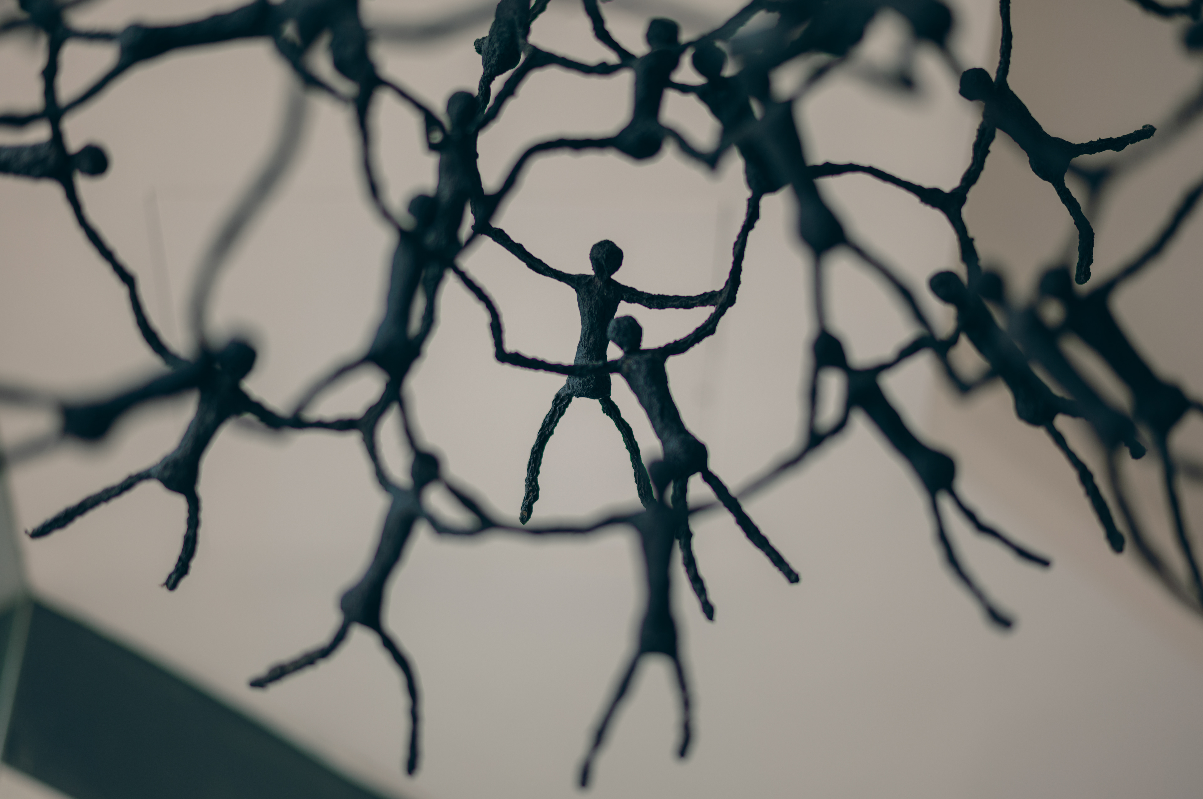 At a moment like this, perhaps all we can do is just staying together and helping each other, but keeping a distance of at least 1.5 metres [LEICA M11, Voigtlander Nokton 75mm f/1.5 Aspherical]