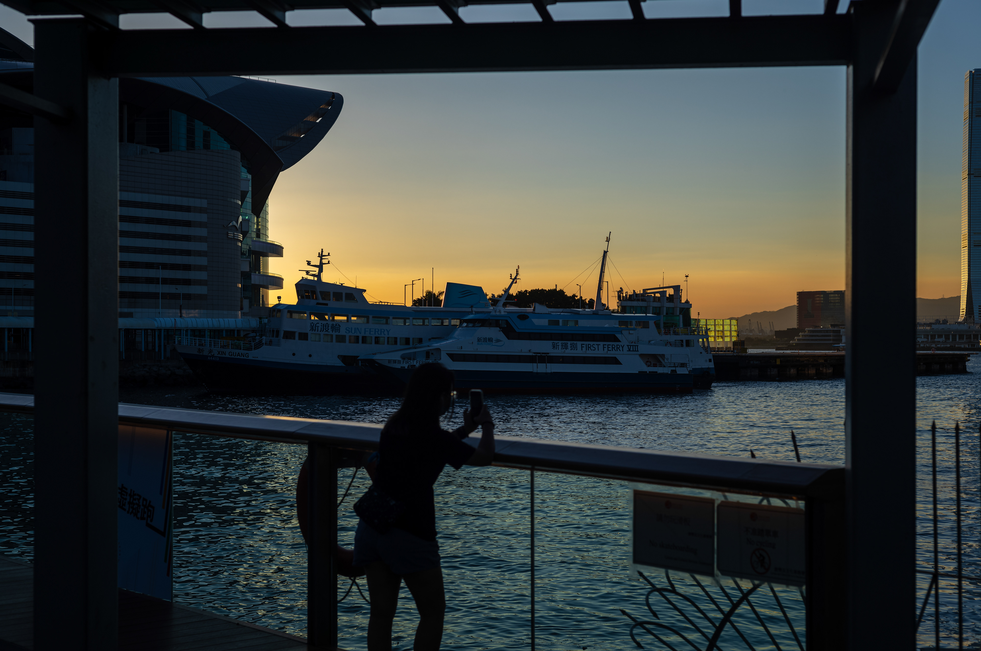 I love taking ferry to cross the harbour  [LEICA M11, LEICA SUMMICRON 50mm f/2 Rigid]