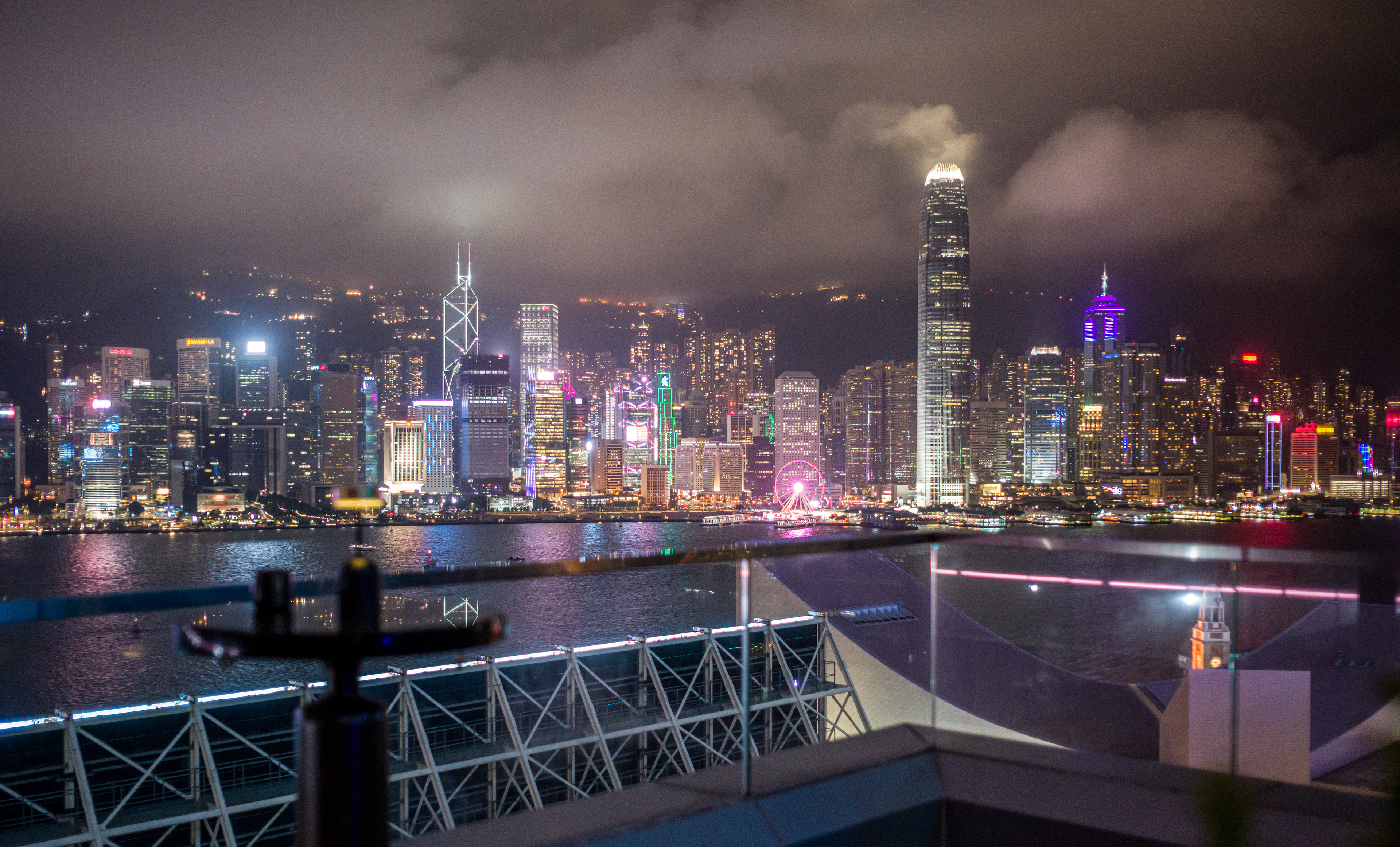 Having a drink at Aqua after movie, 70% customer speaking Mandarin [LEICA M11, LEICA Summicron-M 35mm f/2 ASPH]