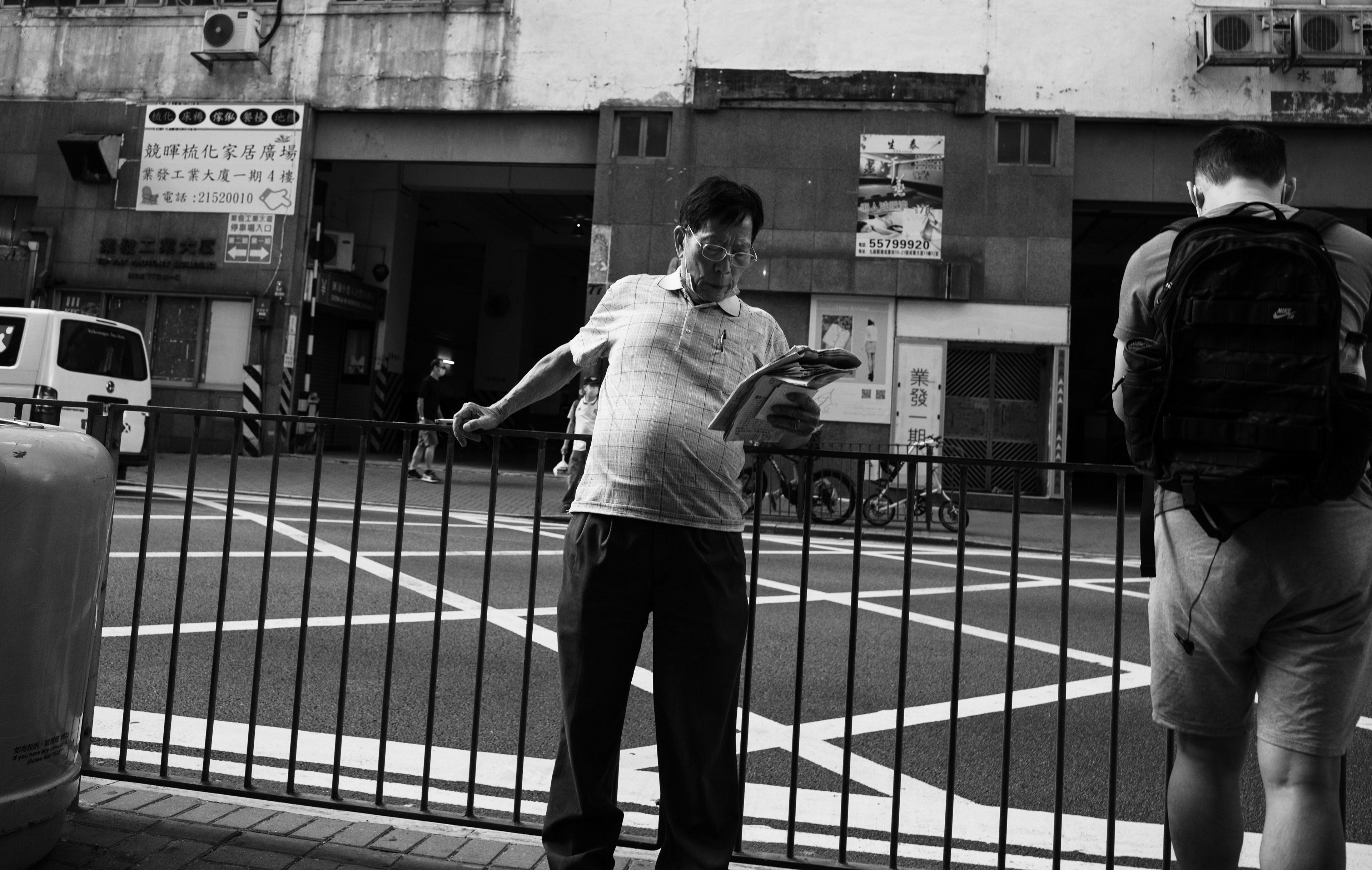 Gamble, smoking, lack of exercise. [LEICA M11, LEICA Elmarit-M 24mm f/2.8 ASPH]