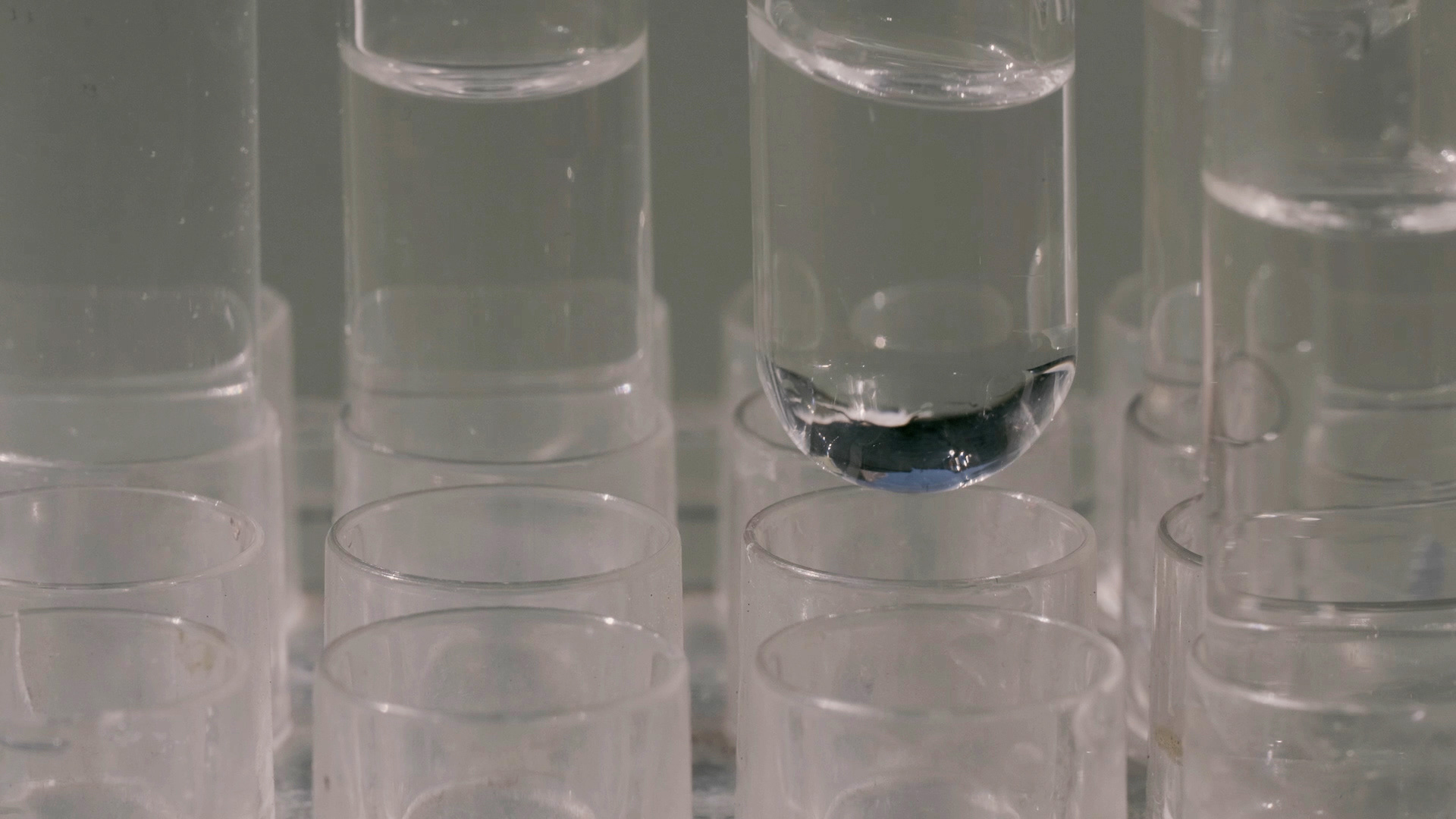Video still from the poetry film 'Get a life' by Paul Bogaert & Jan Peeters (2021).
