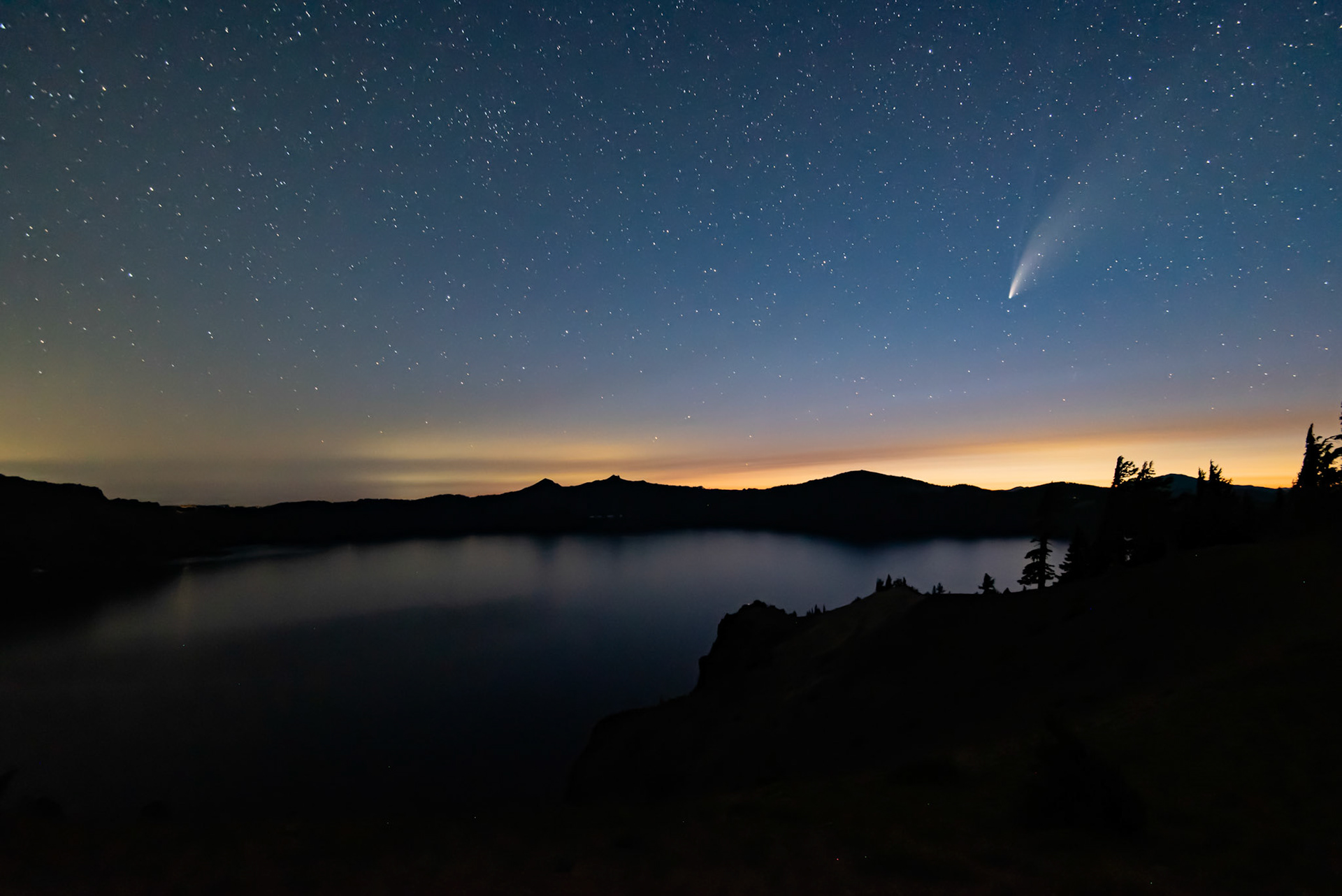 Comet Neowise over Crater Lake