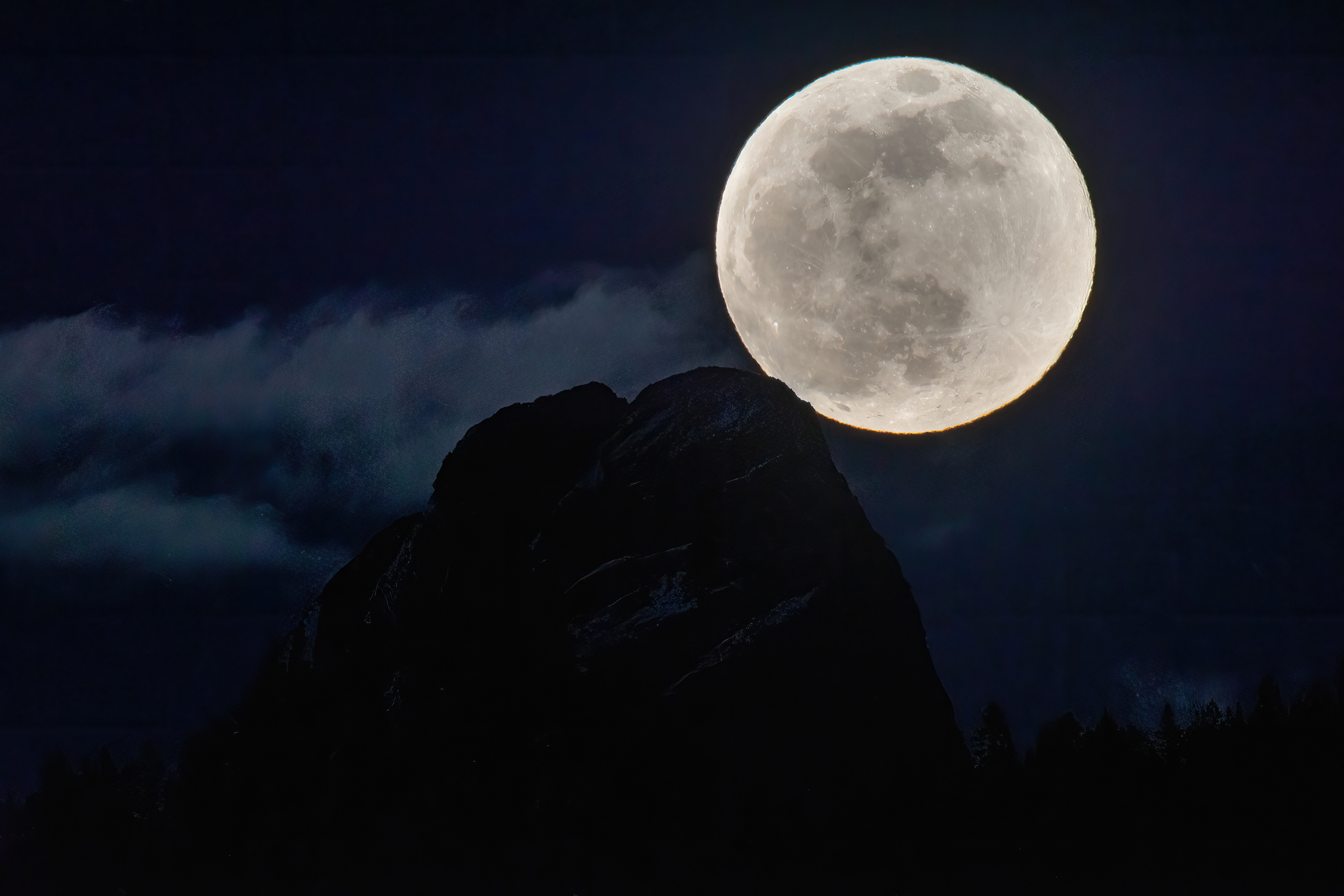 April 2021 super pink moon over Pilot Rock
