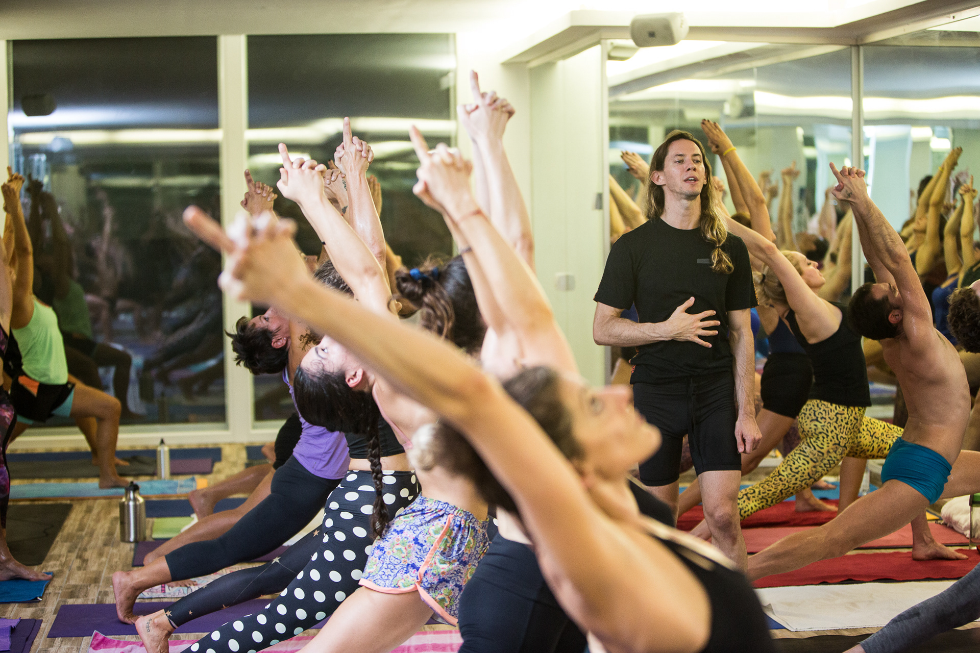 Jared Mccann in lezione a Bikram Yoga Roma
