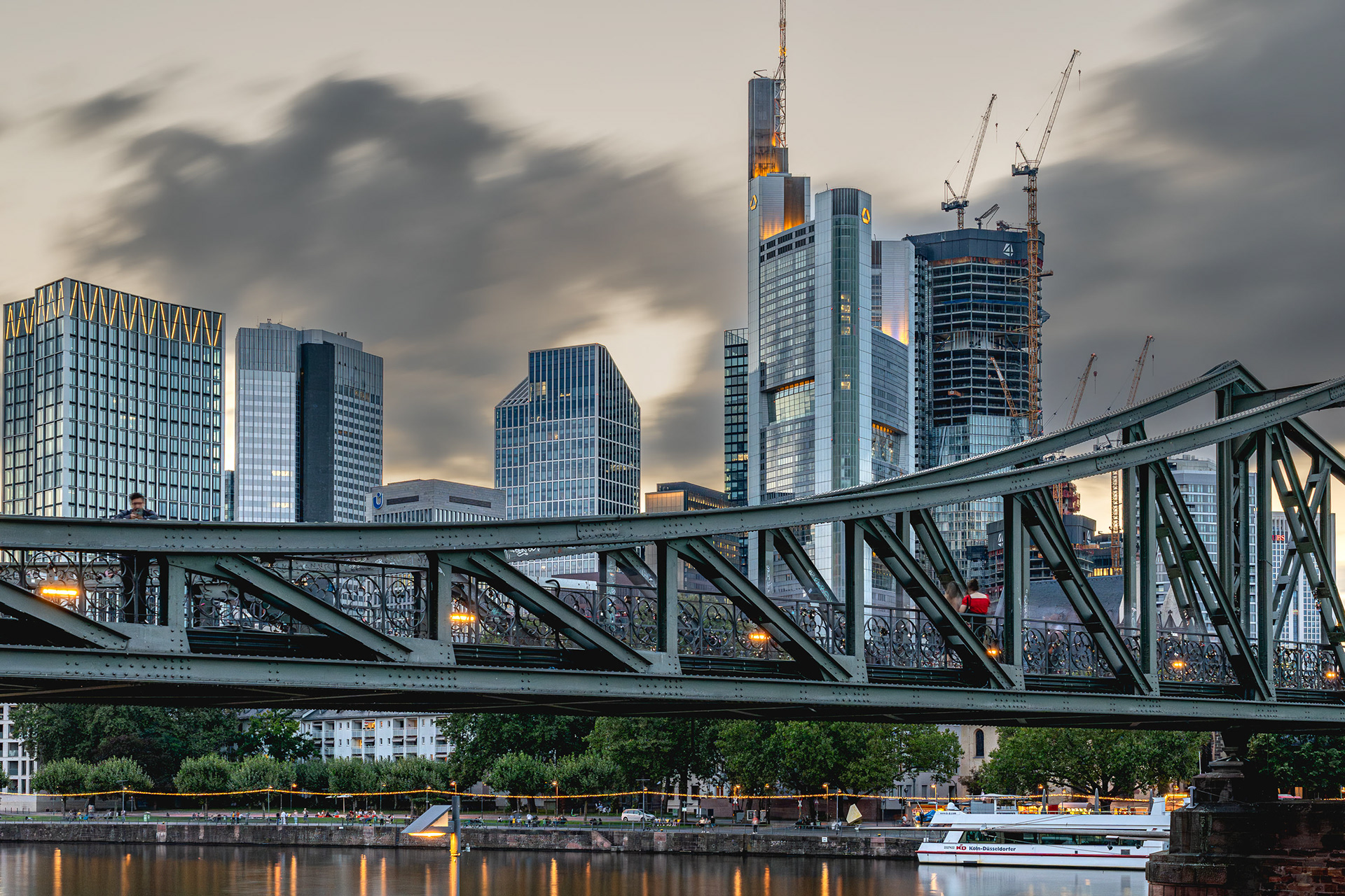 "Mainhattan" (Frankfurt)