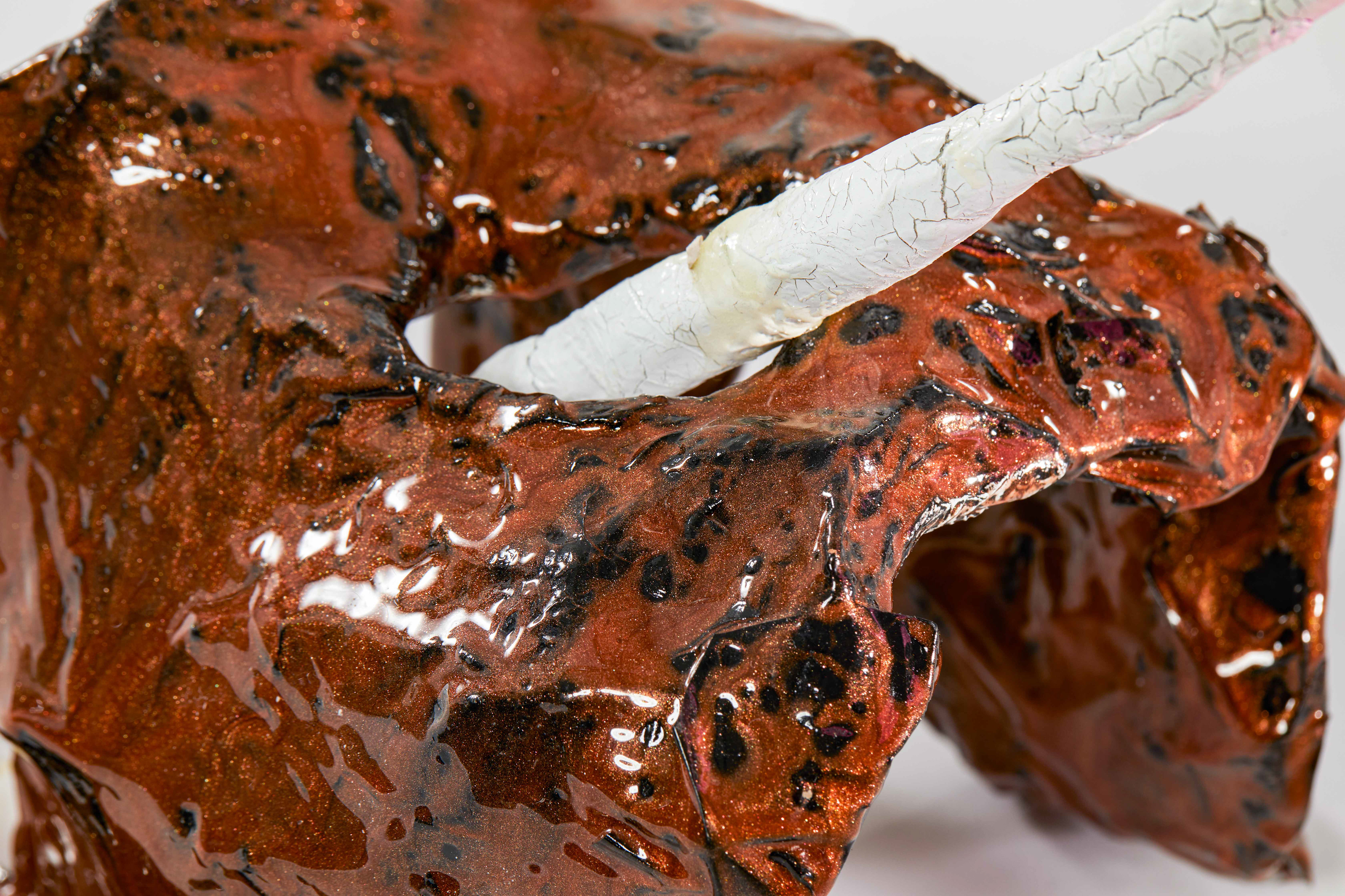 Hahn, Wire, papier-mâché, epoxy, 25 × 35 × 44 cm, 2022 (detail)