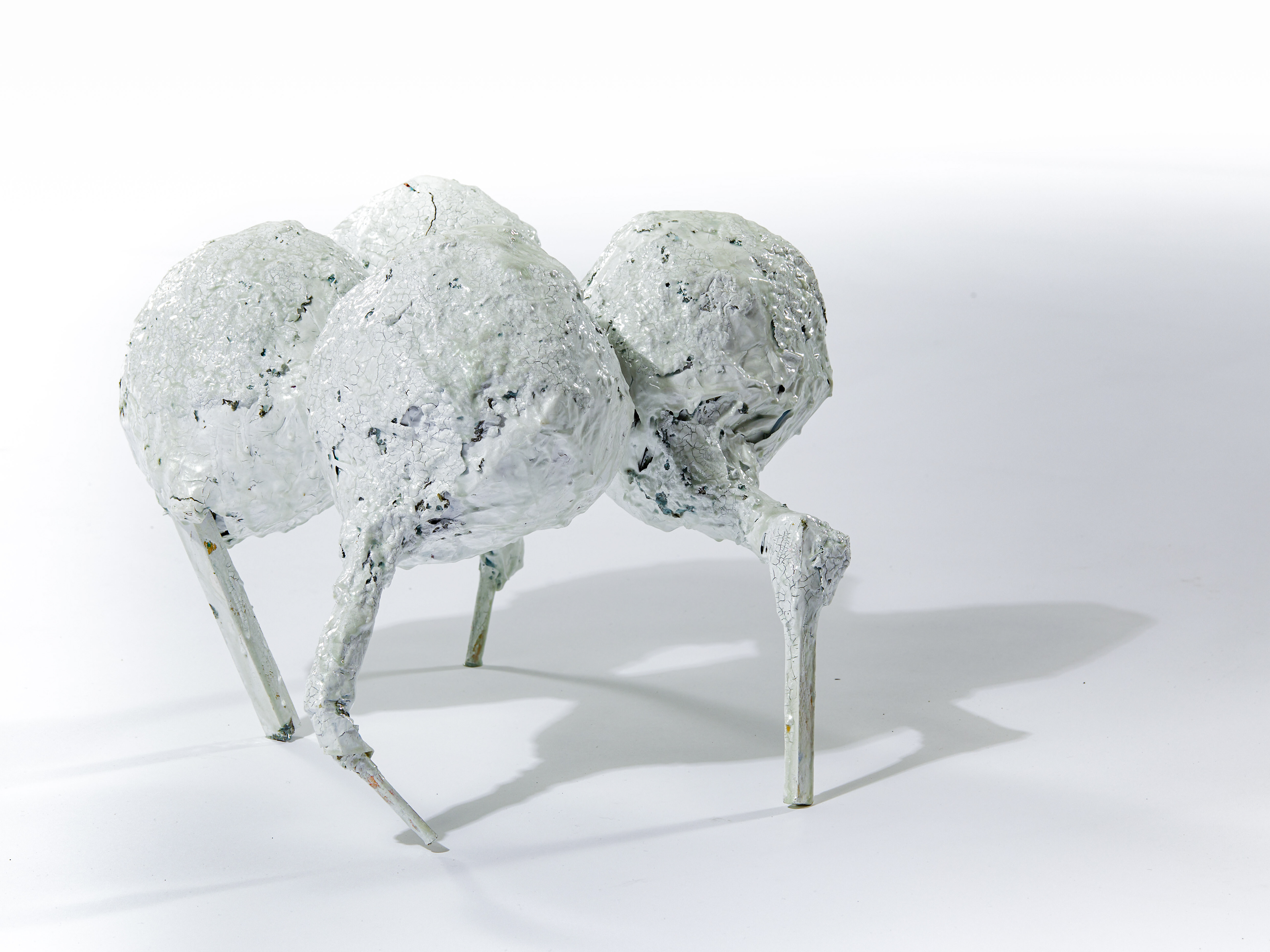 solar Anus Spinne, Wire, papier-mâché, epoxy, 49 × 40 × 44 cm, 2022