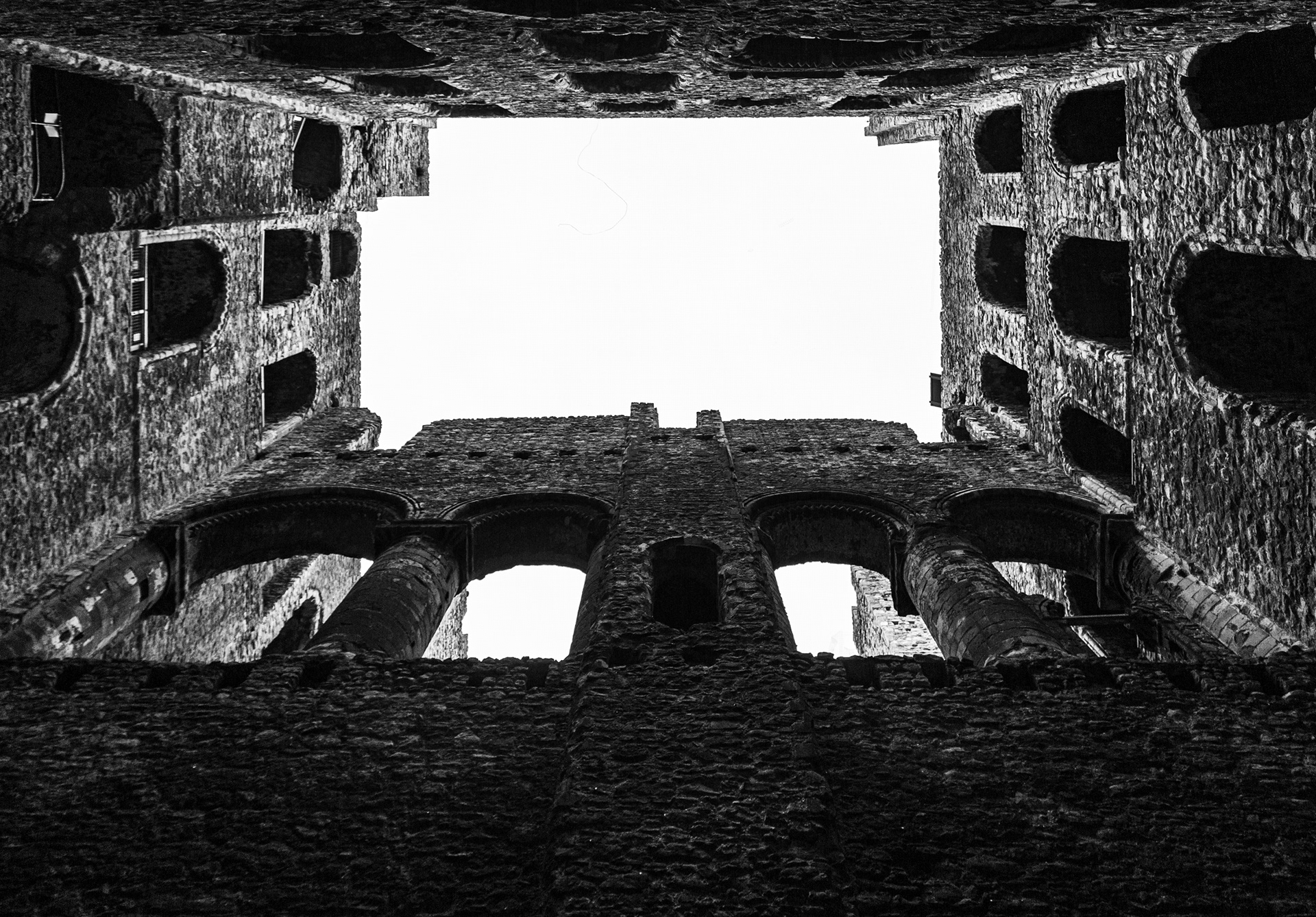 Architectural Photographer, interiors photographer, Black and white photography, Rochester Castle, English Heritage 