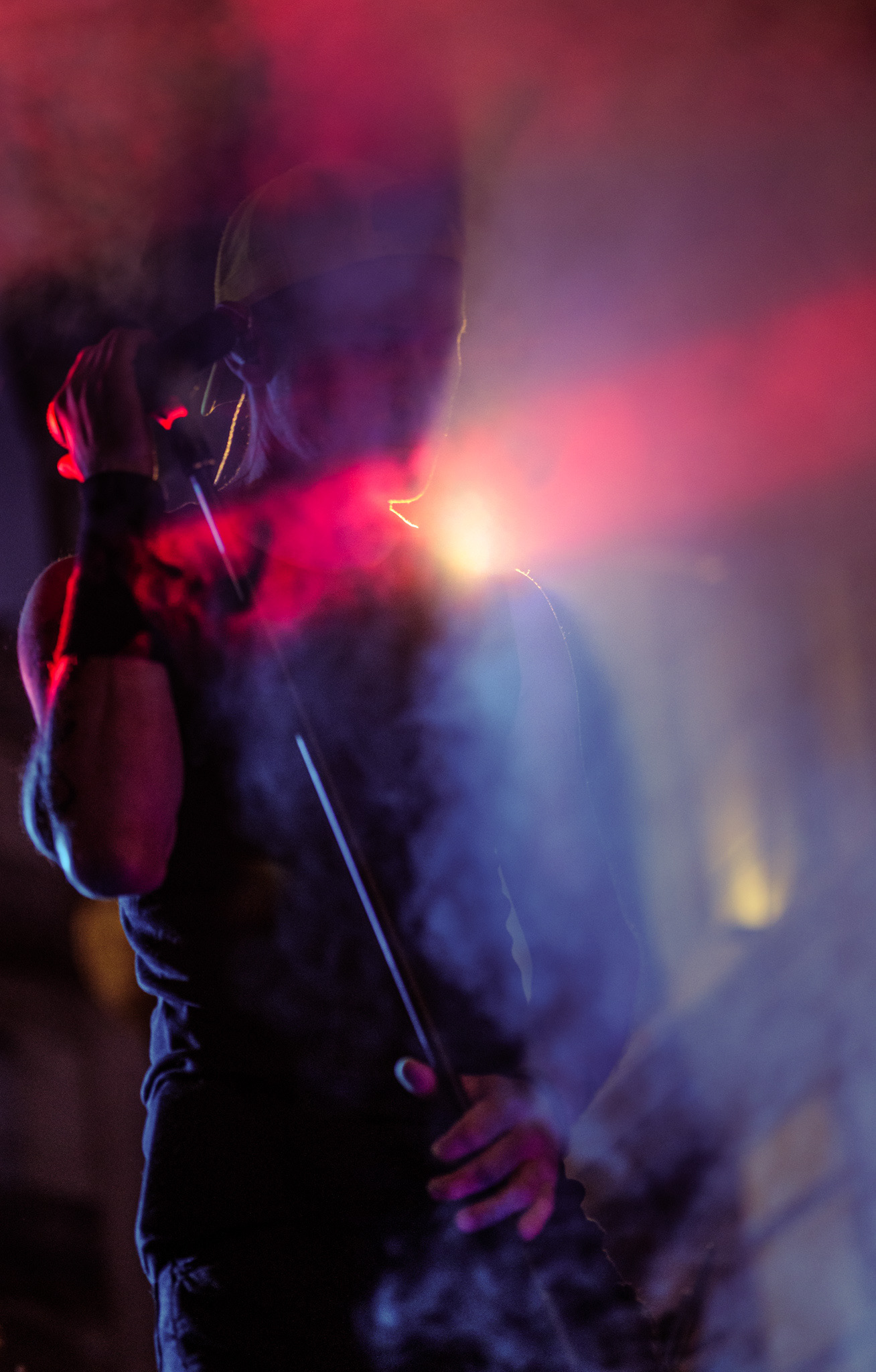 Performance du chanteur du groupe Pogosticks (tribute Red Hot Chili Peppers) à La Chistera, Montpellier