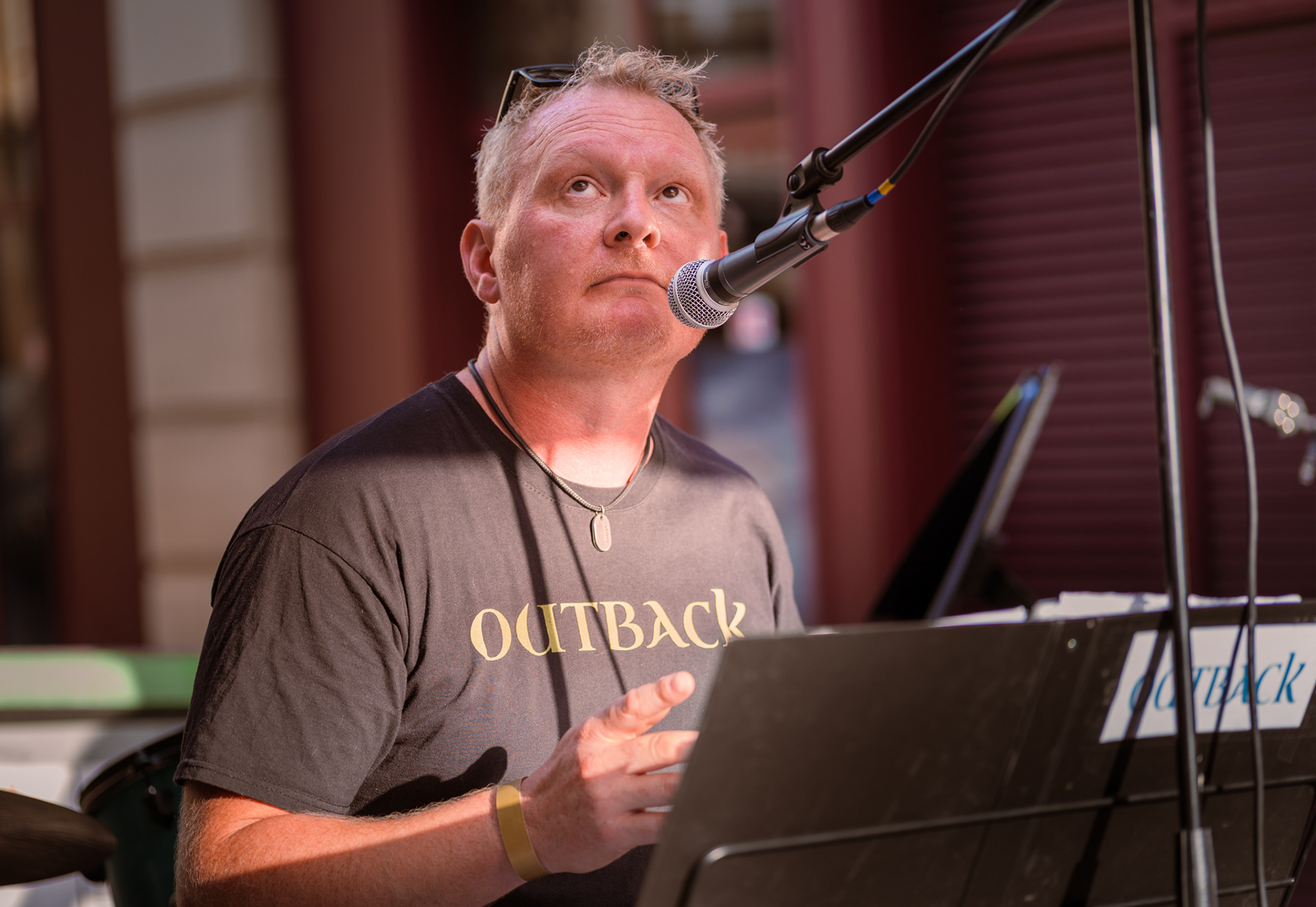 Pianiste du groupe Outback en concert pour la Fête de la Musique à Montpellier