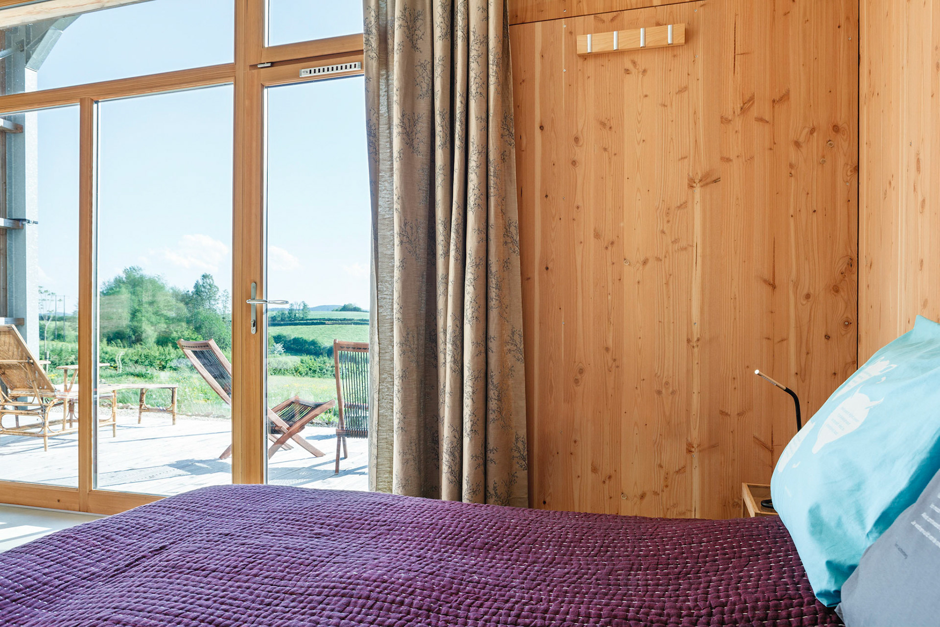 Grange contemporaine dans le Morvan