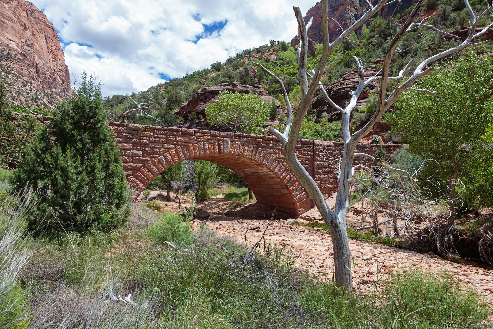 190529_178 Stone arched bridge over dry Pine Creek in Zion National Park, Utah