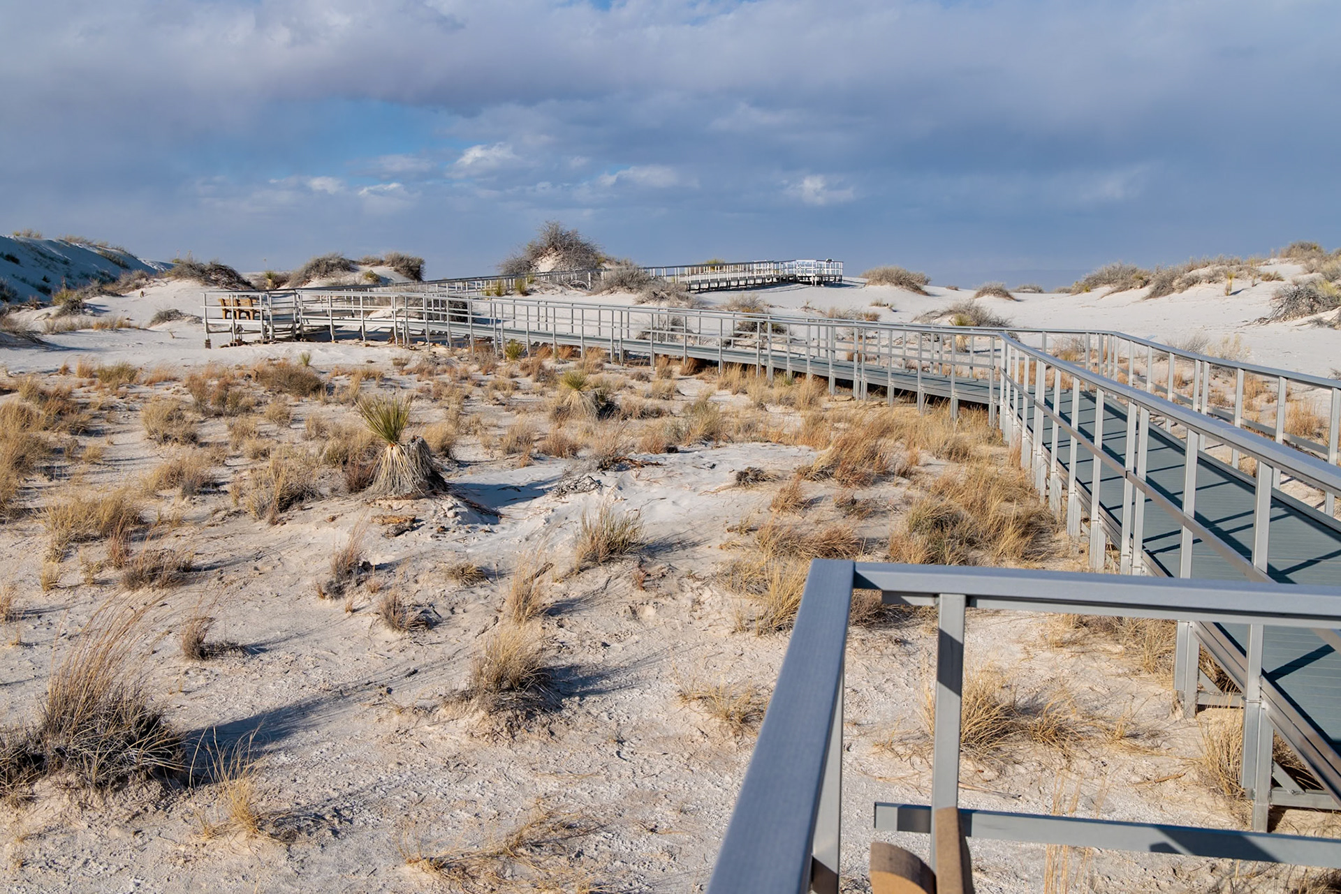230323_107 Interdune Boardwalk over the gypsum sand dunes in White Sands National Park near Alamogordo, New Mexico