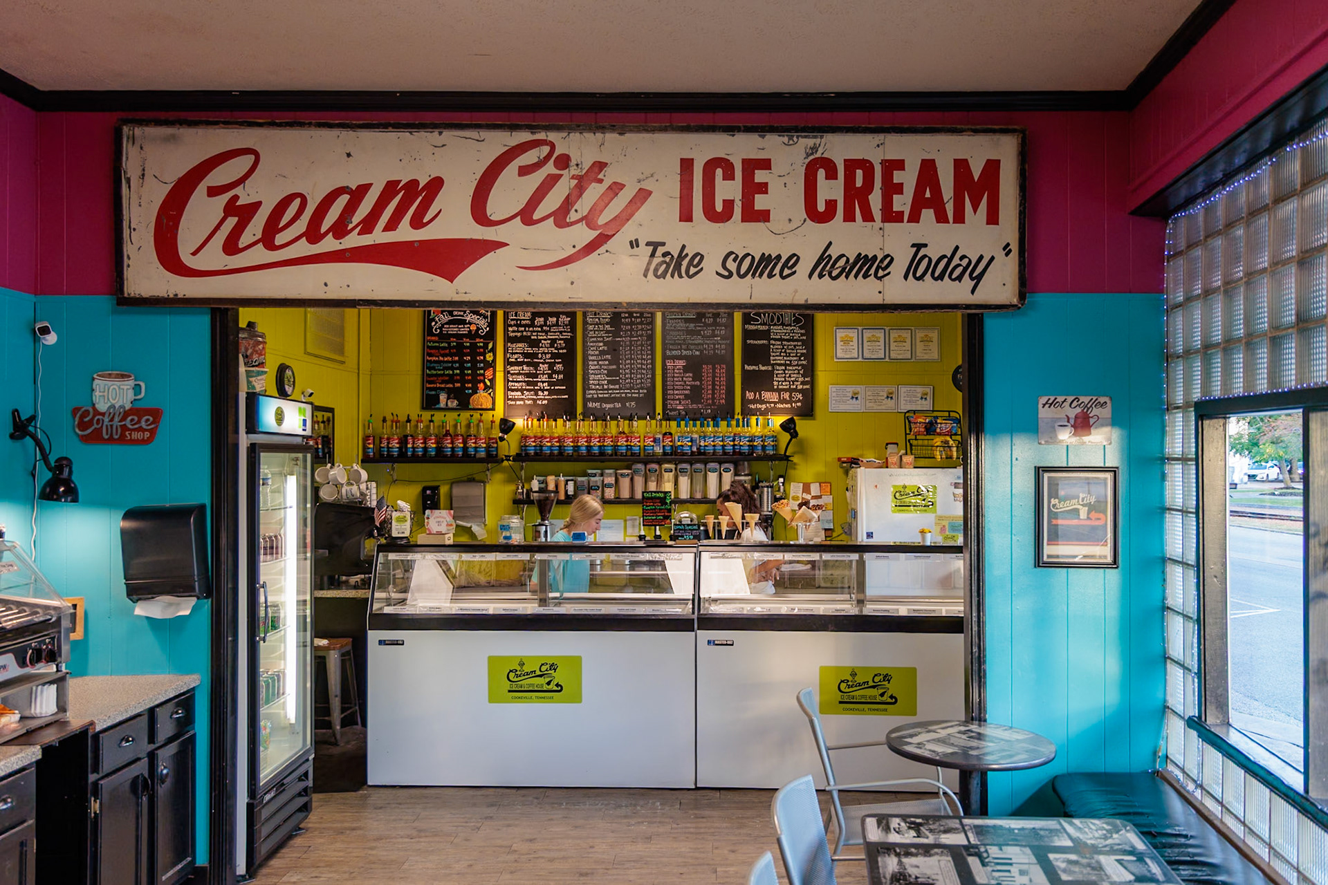 231006_101 Nostalgic Cream City ice cream shop in downtown Cookeville, Tennessee