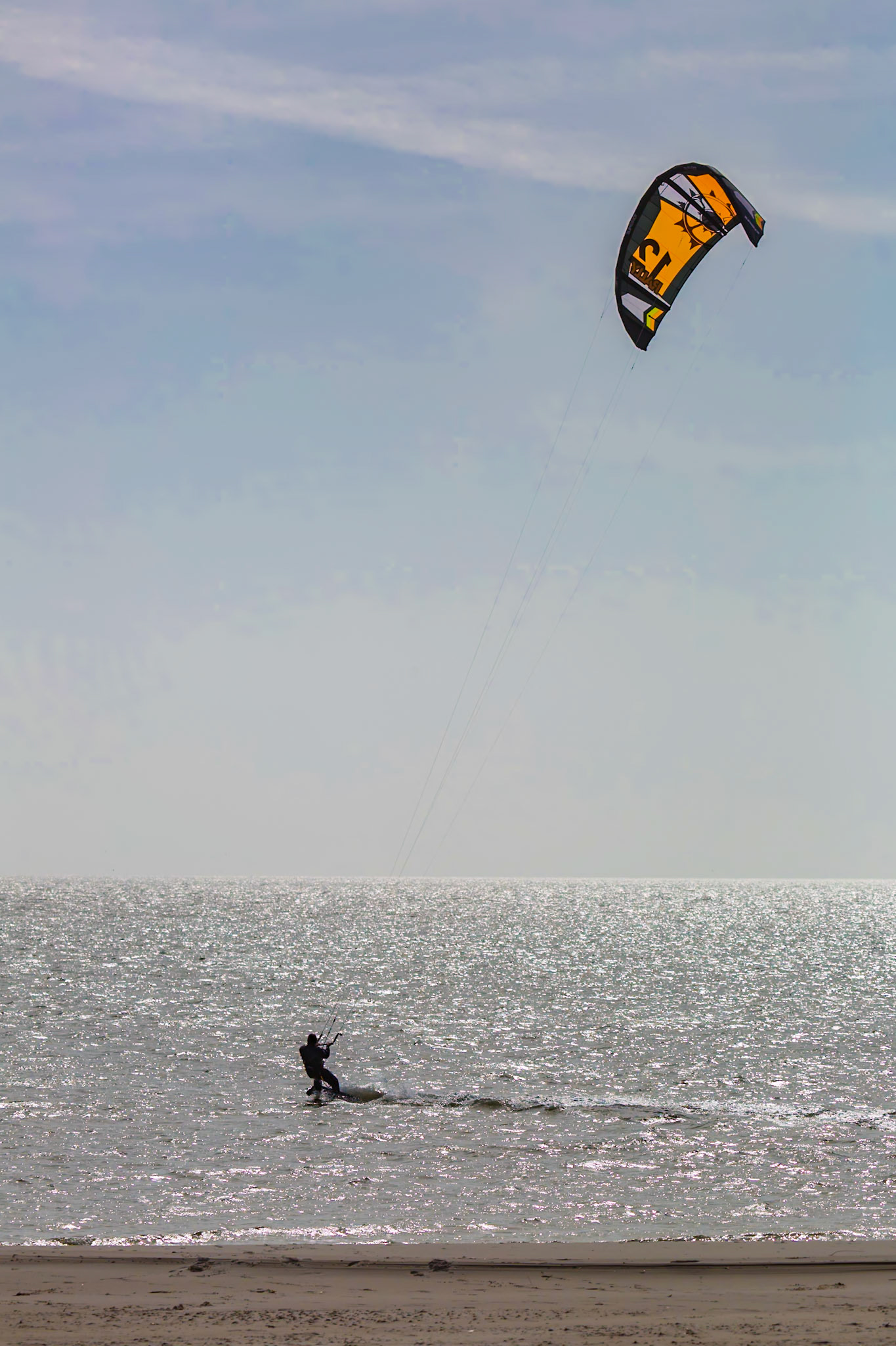 151127_733 Kite surfing in the Gulf of Mexico on the Mississippi Gulf Coast at Pass Christian, Mississippi