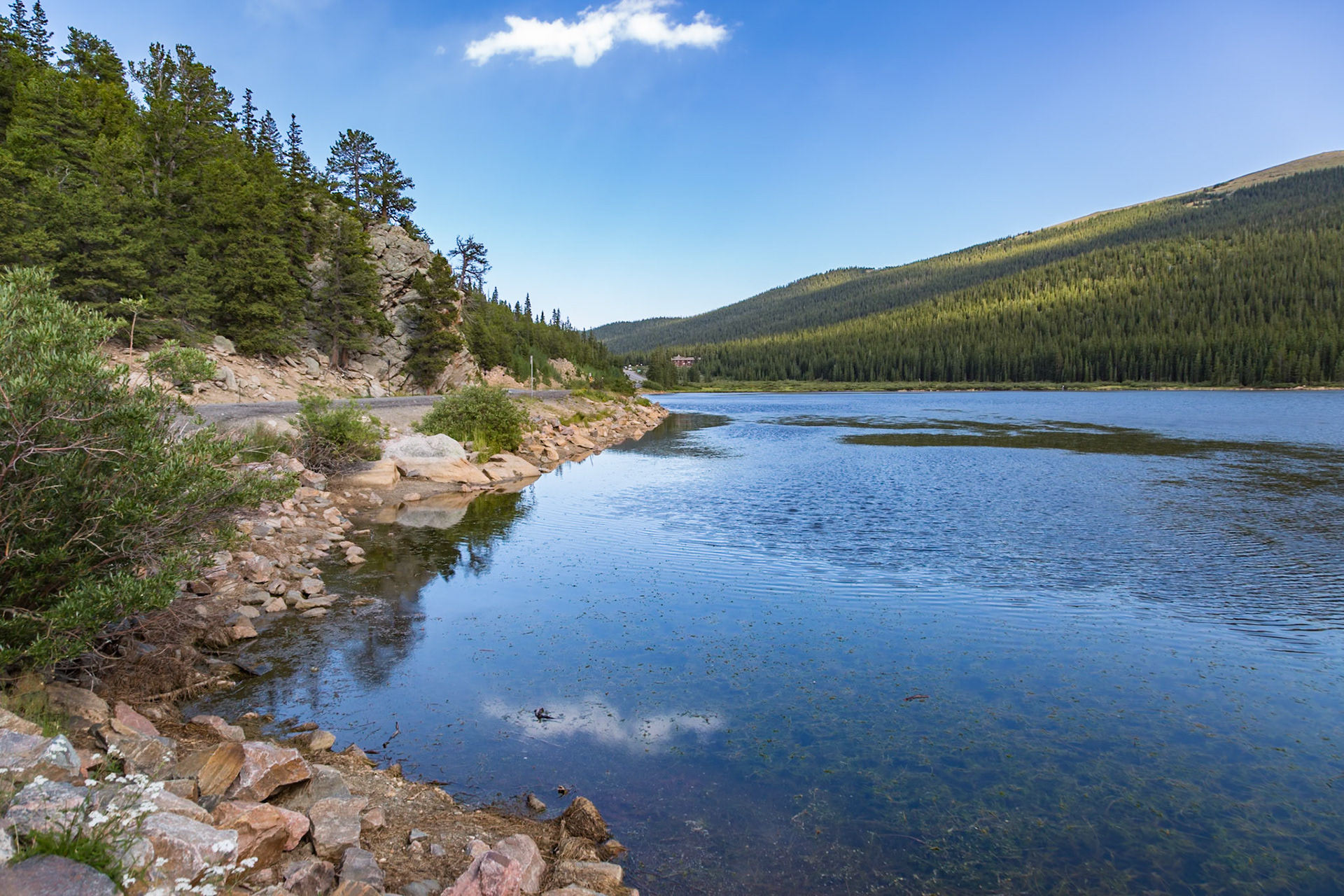 180731_120 The shore of Echo Lake in the Rocky Mountains of Colorado