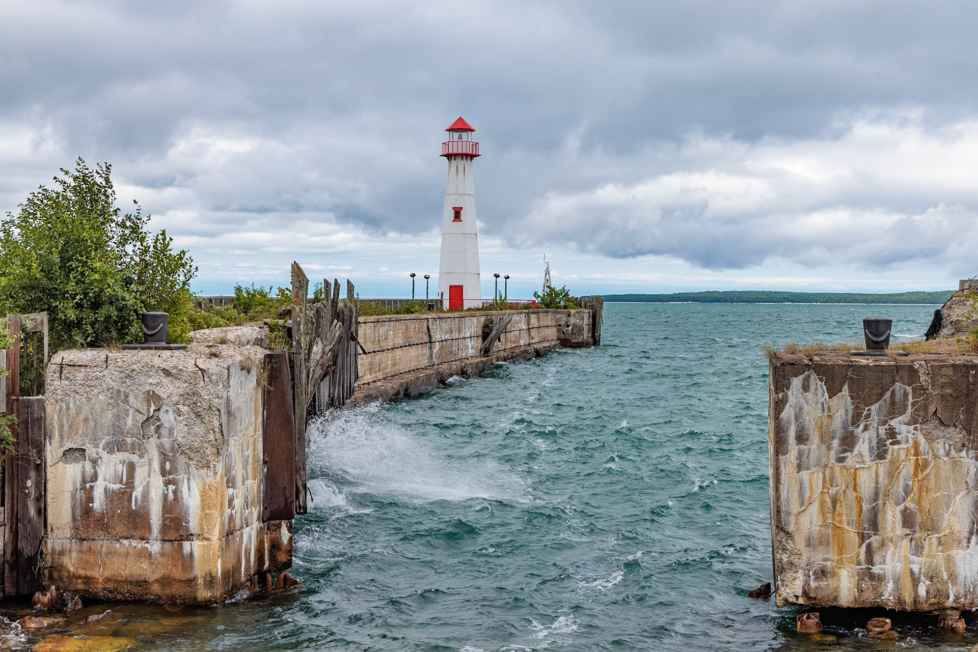 250819_067 Wawatam Lighthouse, which was originally made as a nonfunctional roadside attraction, is now a totally functional navigation aid in St. Ignace, Michigan, USA