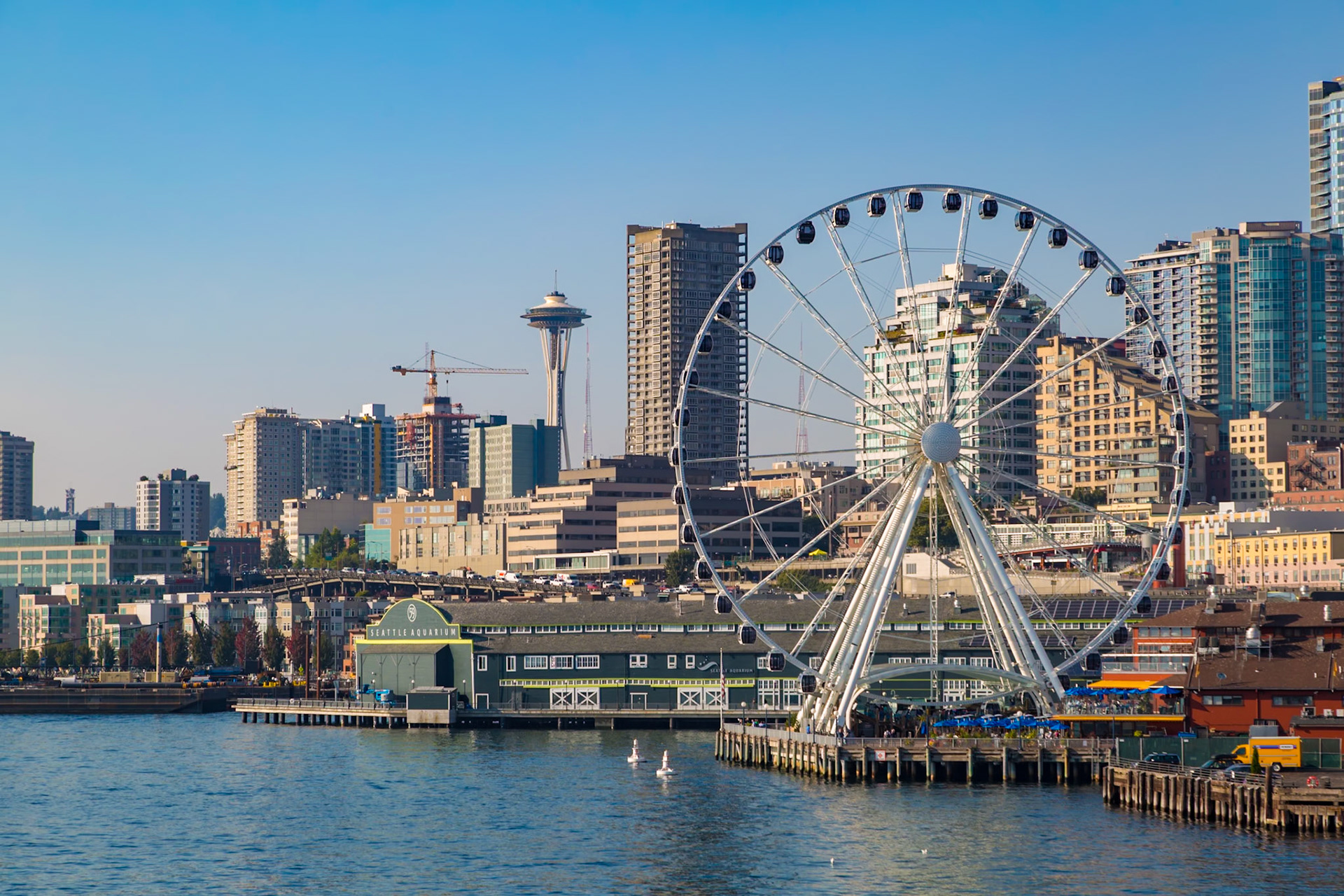 180906_132 Great Seattle Wheel and downtown Seattle city skyline from the Puget Sound
