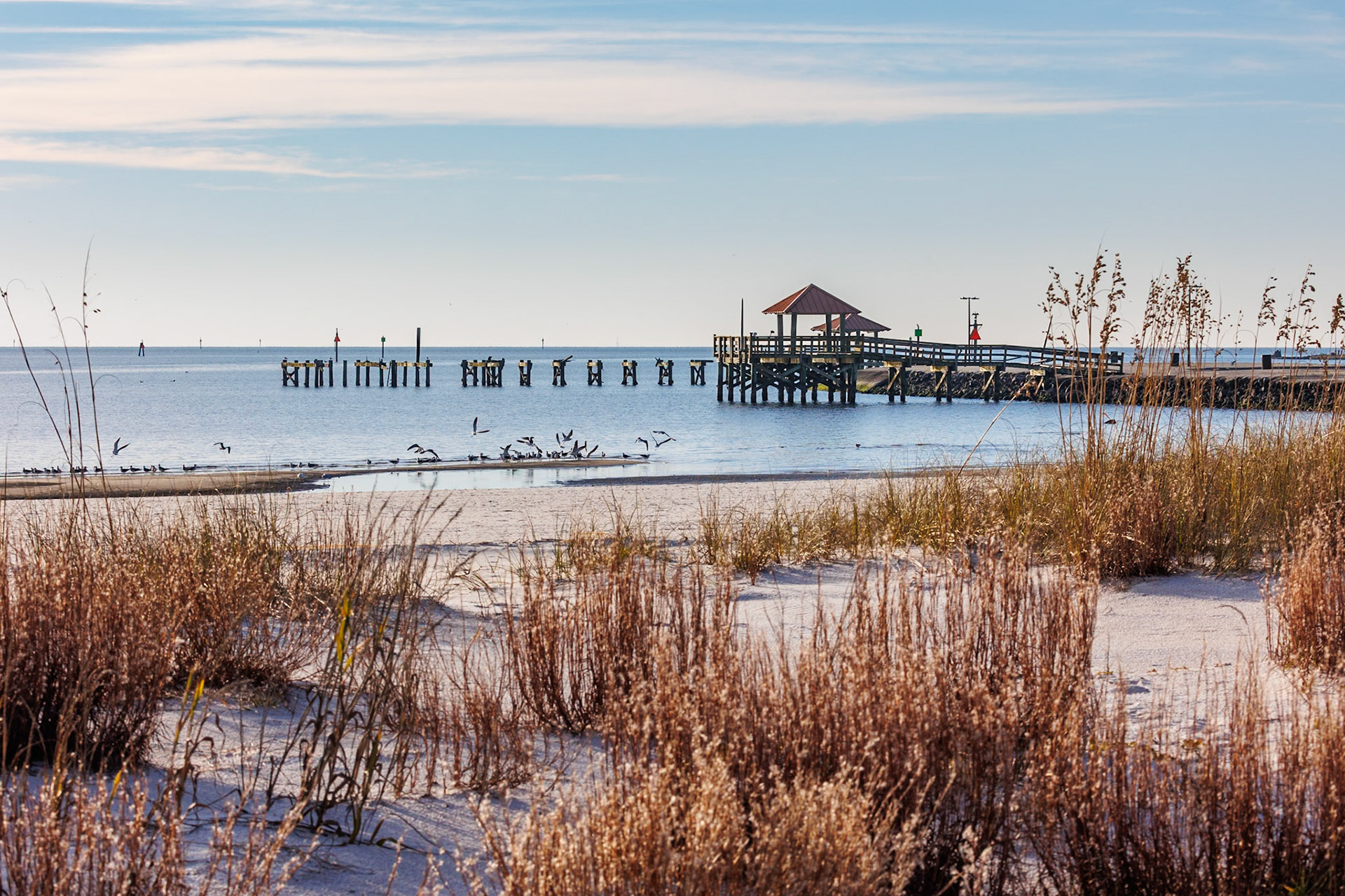 220114_105 Fishing pier in the Gulf of Mexico at Gulfport, Mississippi, USA