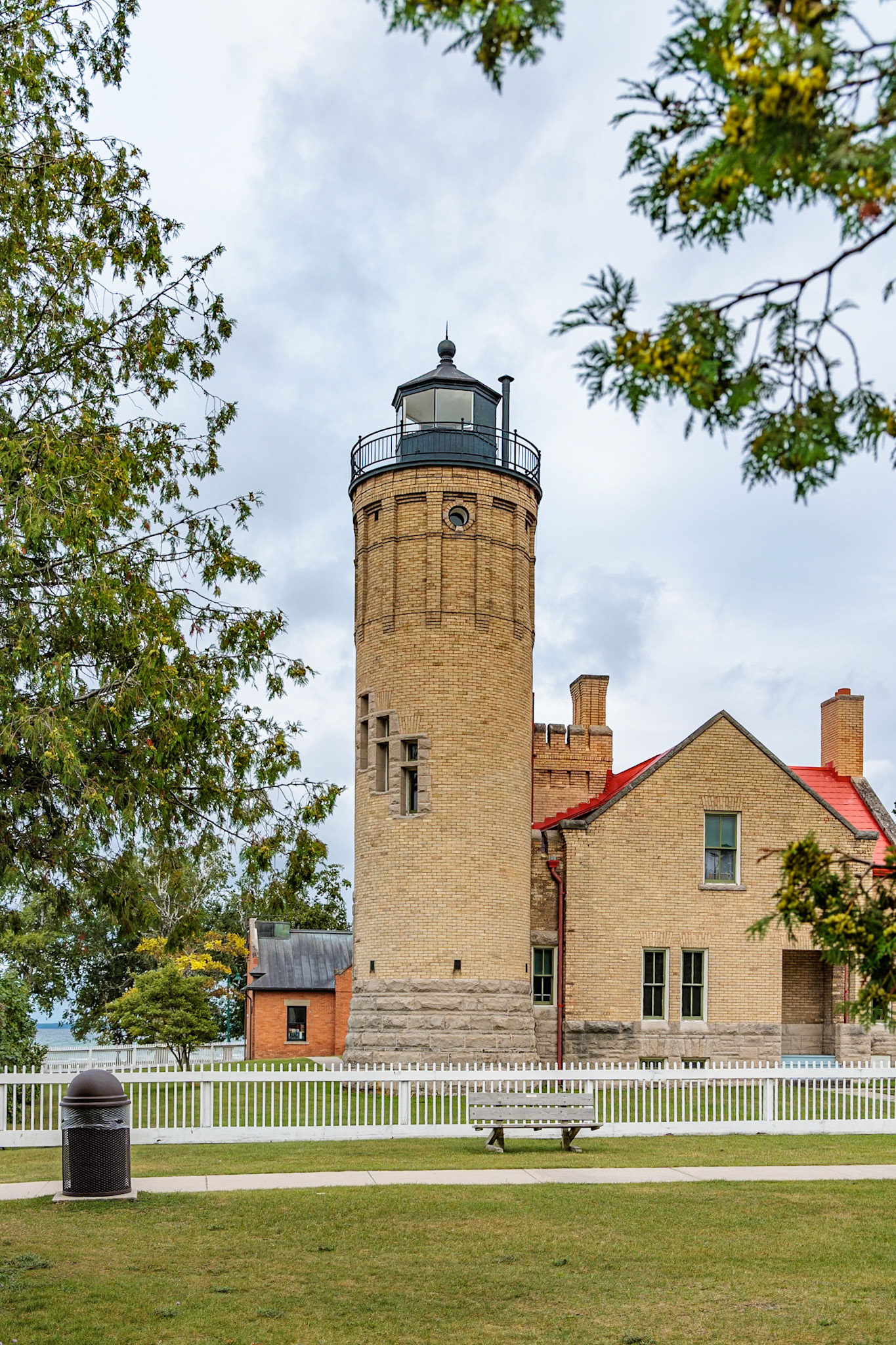 250819_114. Old Mackinac Point Lighthouse in Michilimackinac State Park at the northern tip of the lower peninsula of Michigan, USA