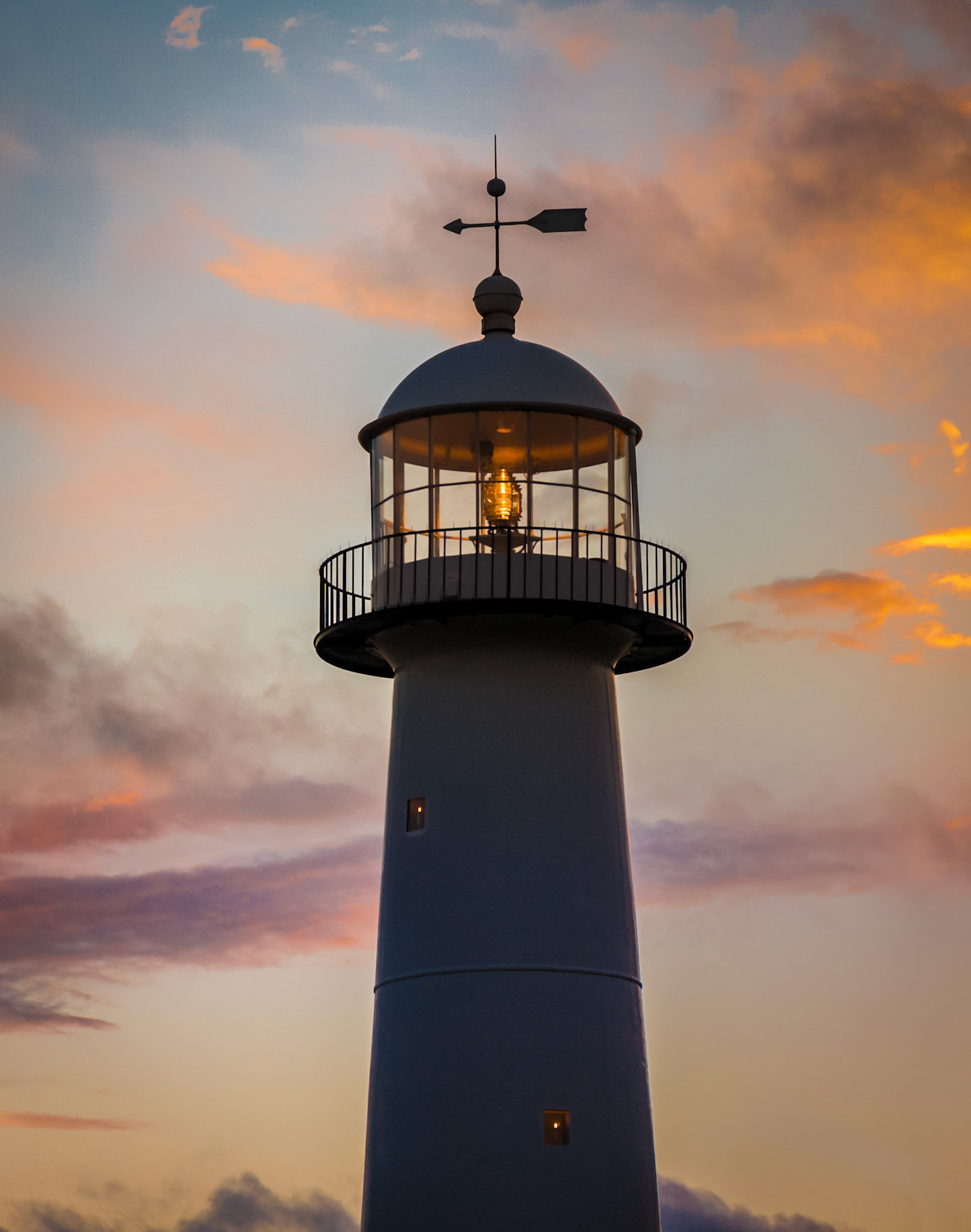 141011_103 Biloxi lighthouse at sunset